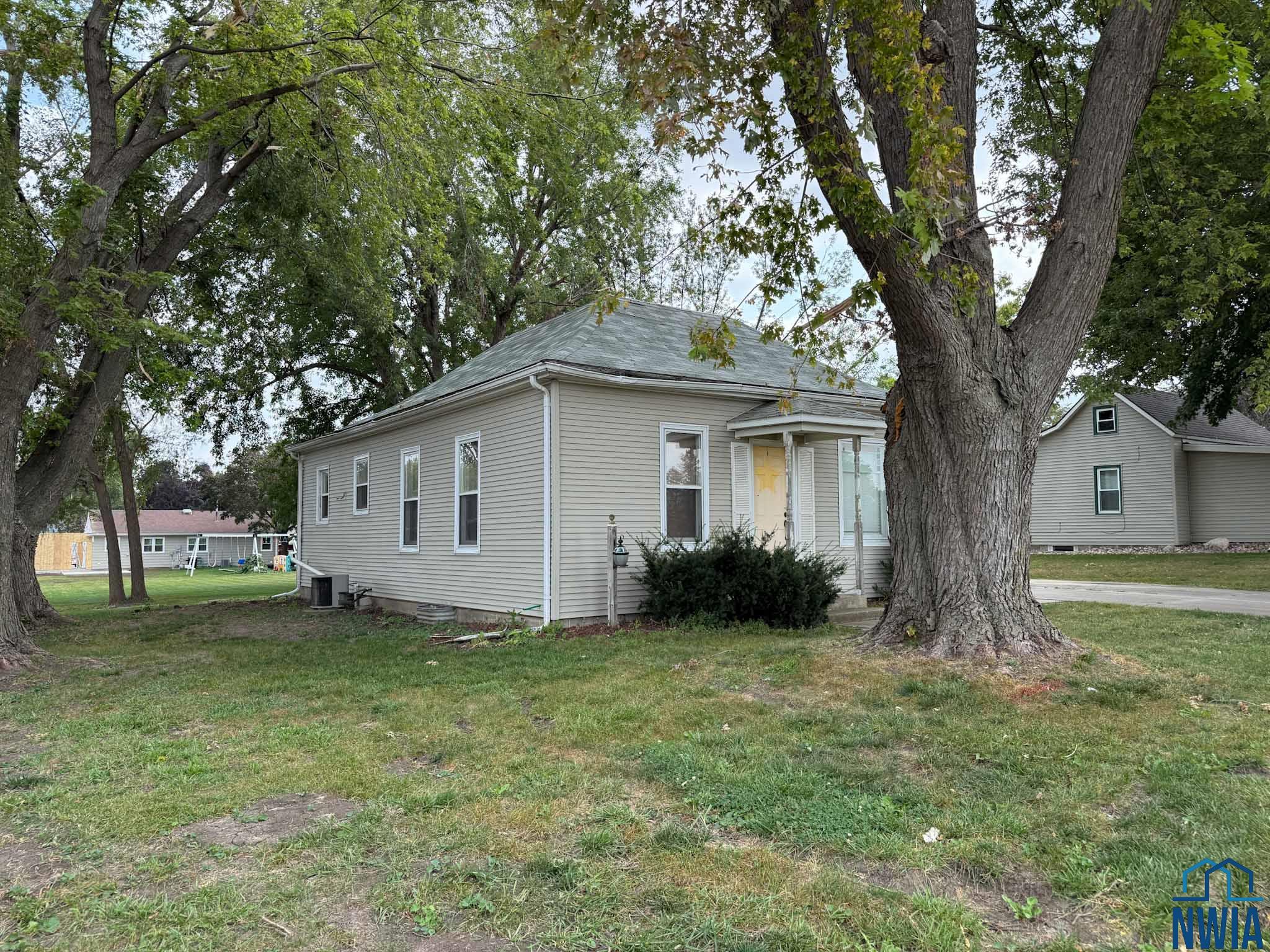MLS #830275