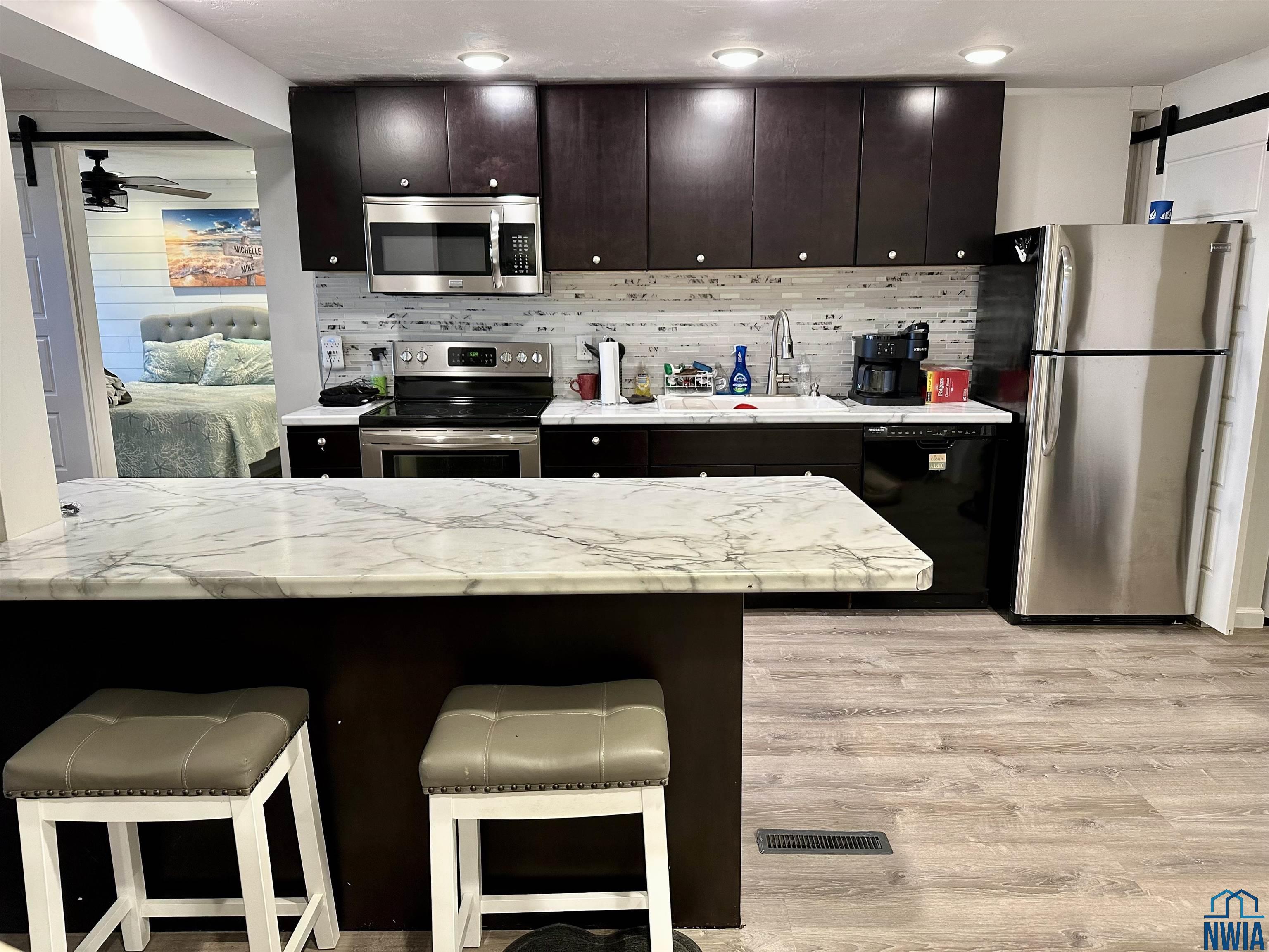 MLS #830305