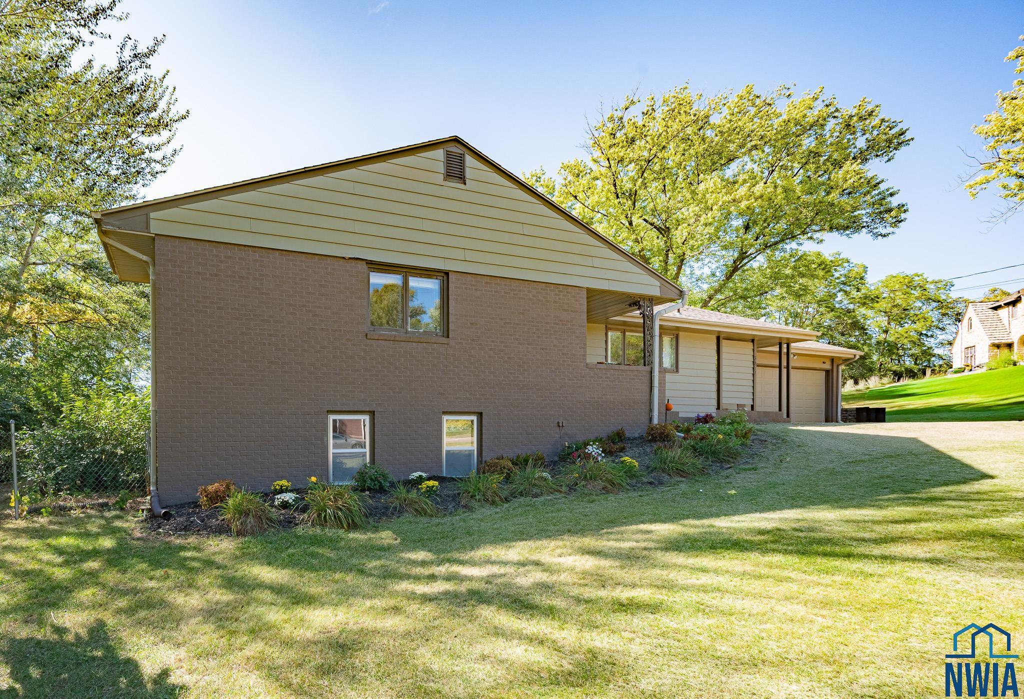 3801 Pierce Street, Sioux City, IA 51104 