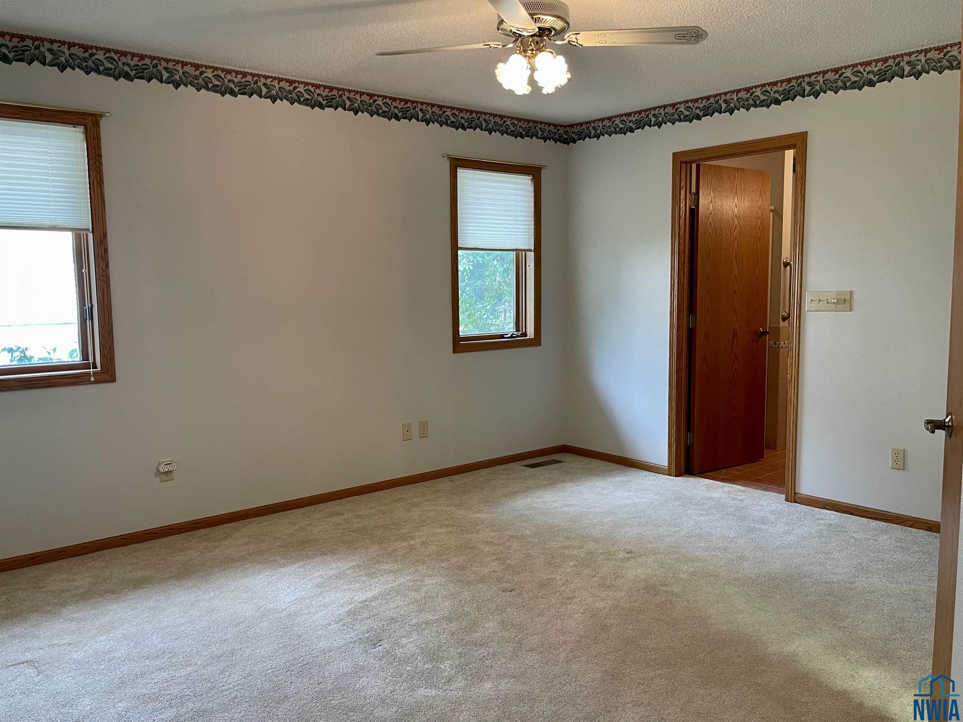 MLS #830325