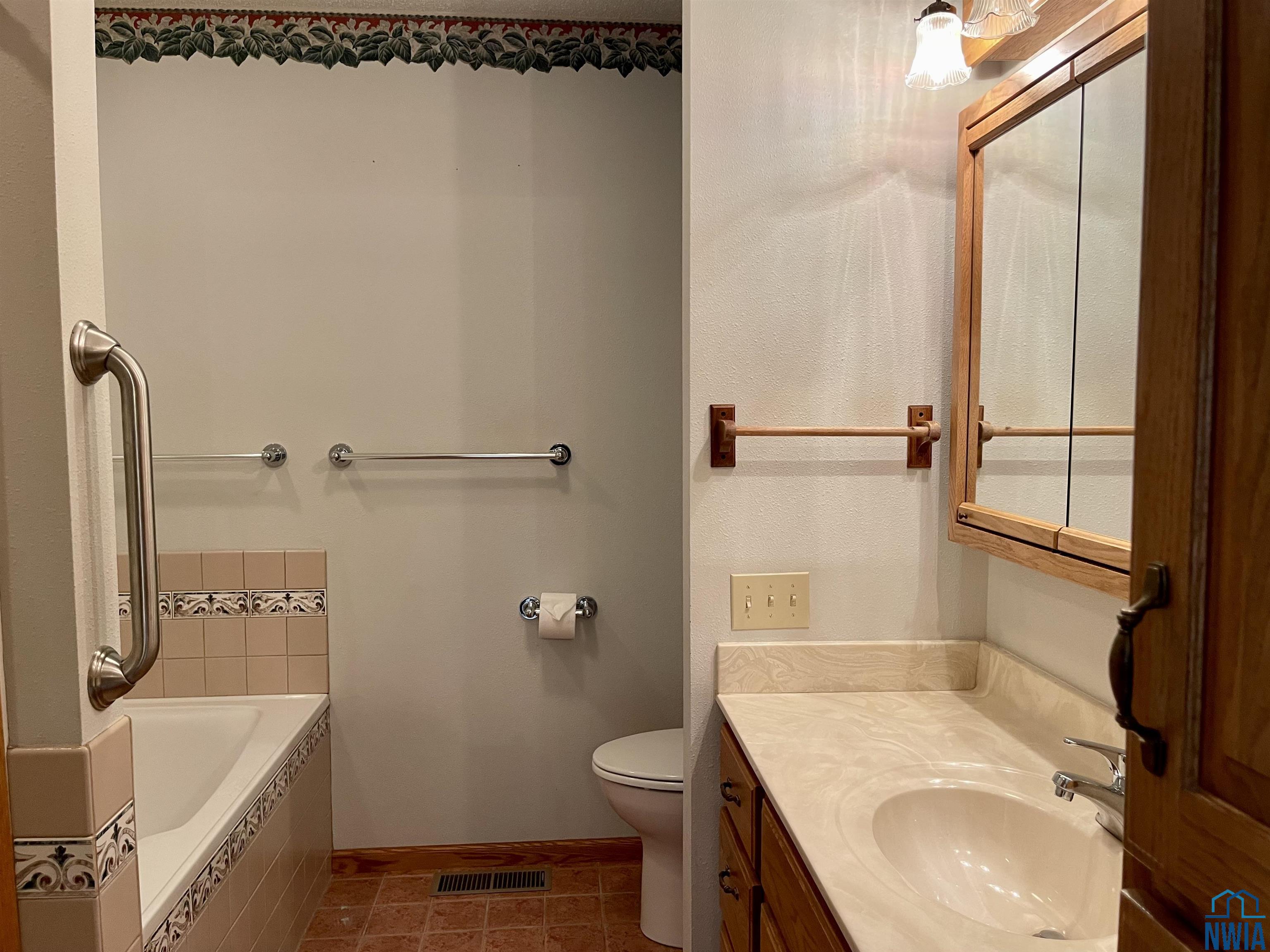 MLS #830325