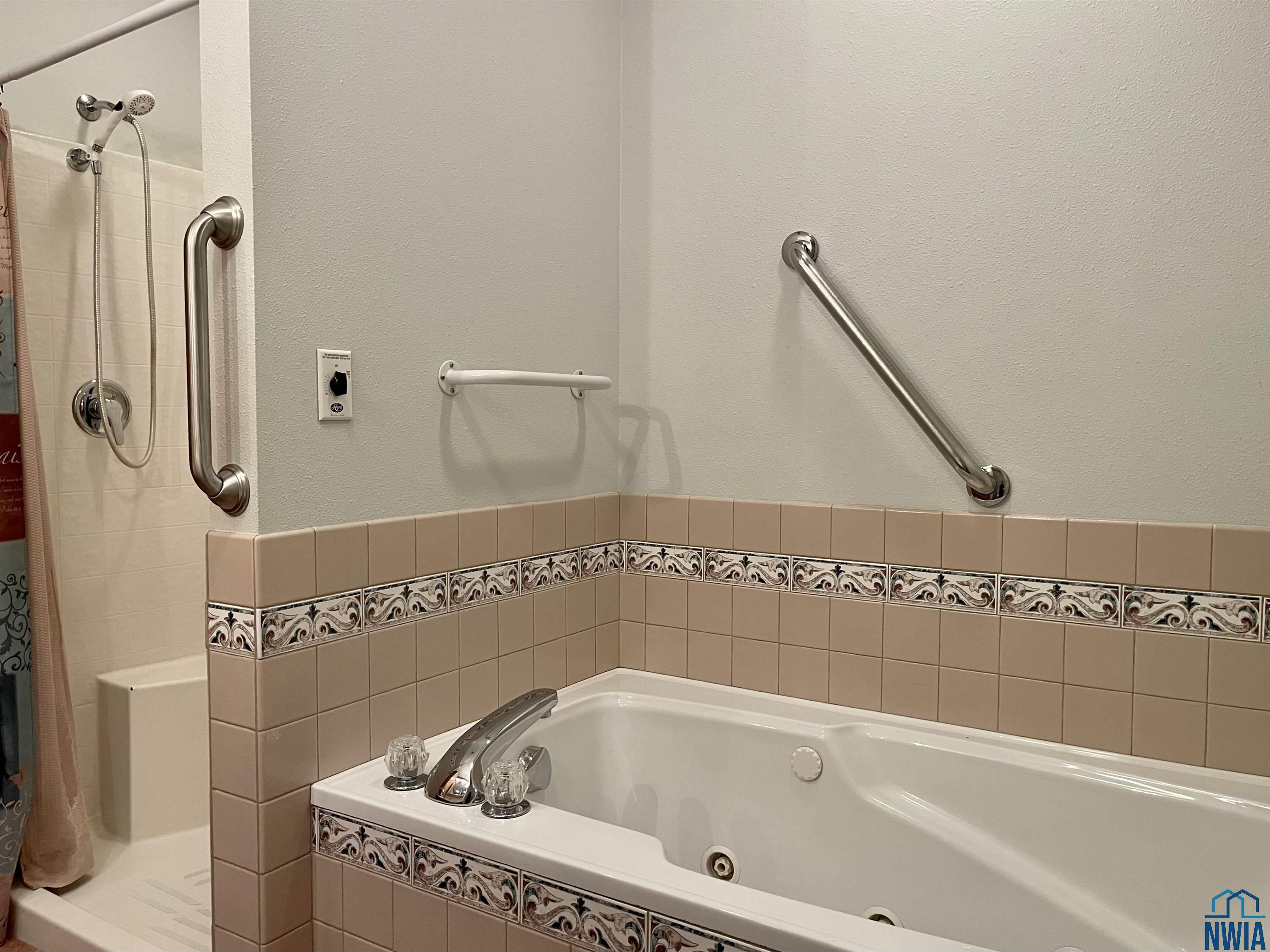 MLS #830325