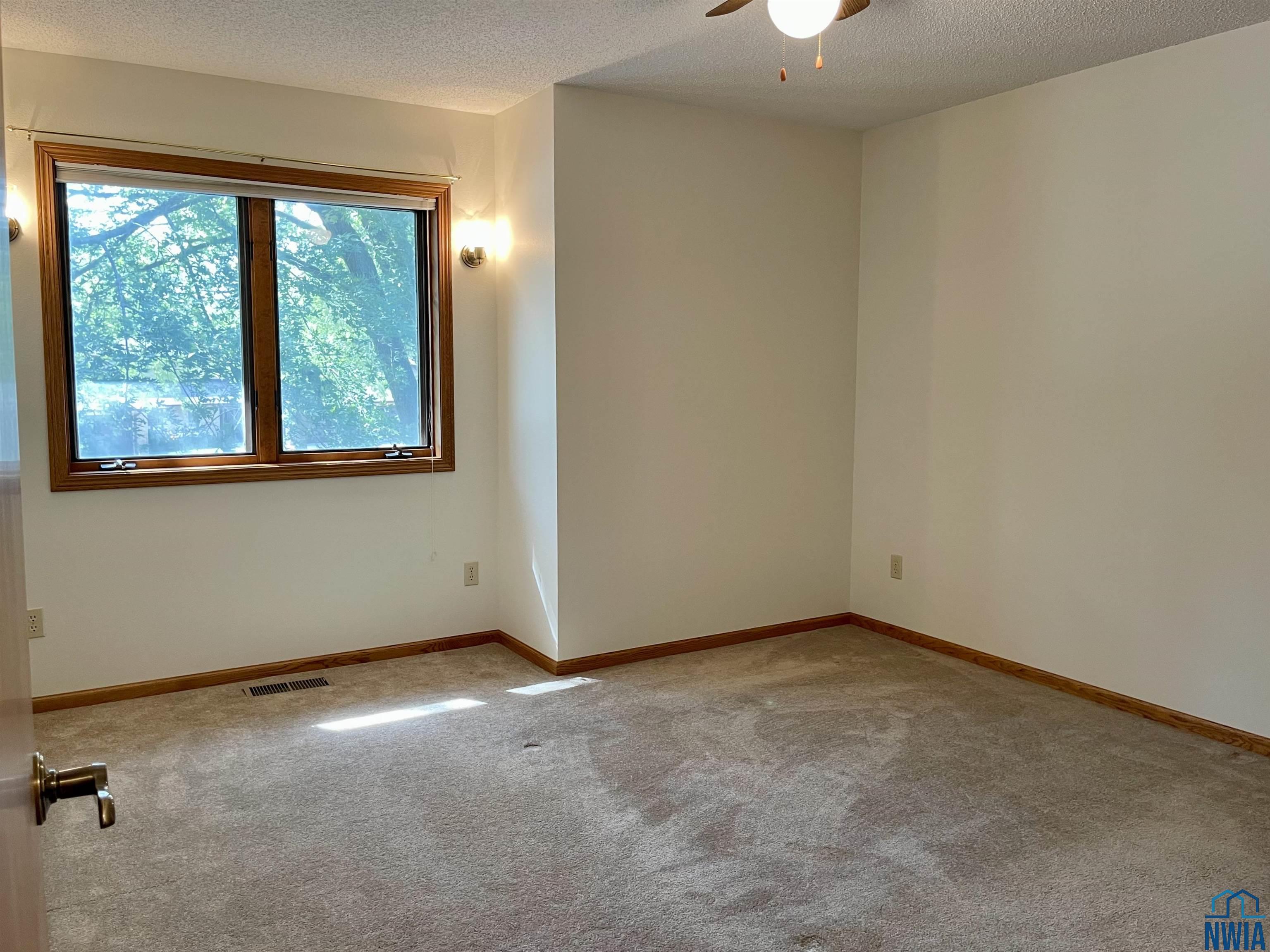 MLS #830325