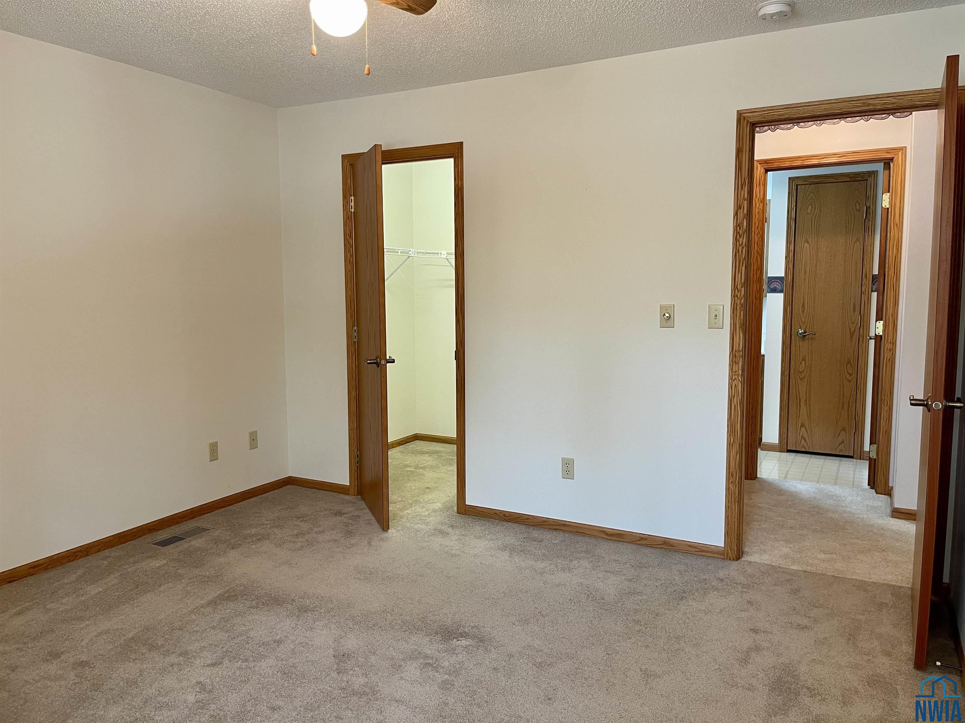 MLS #830325