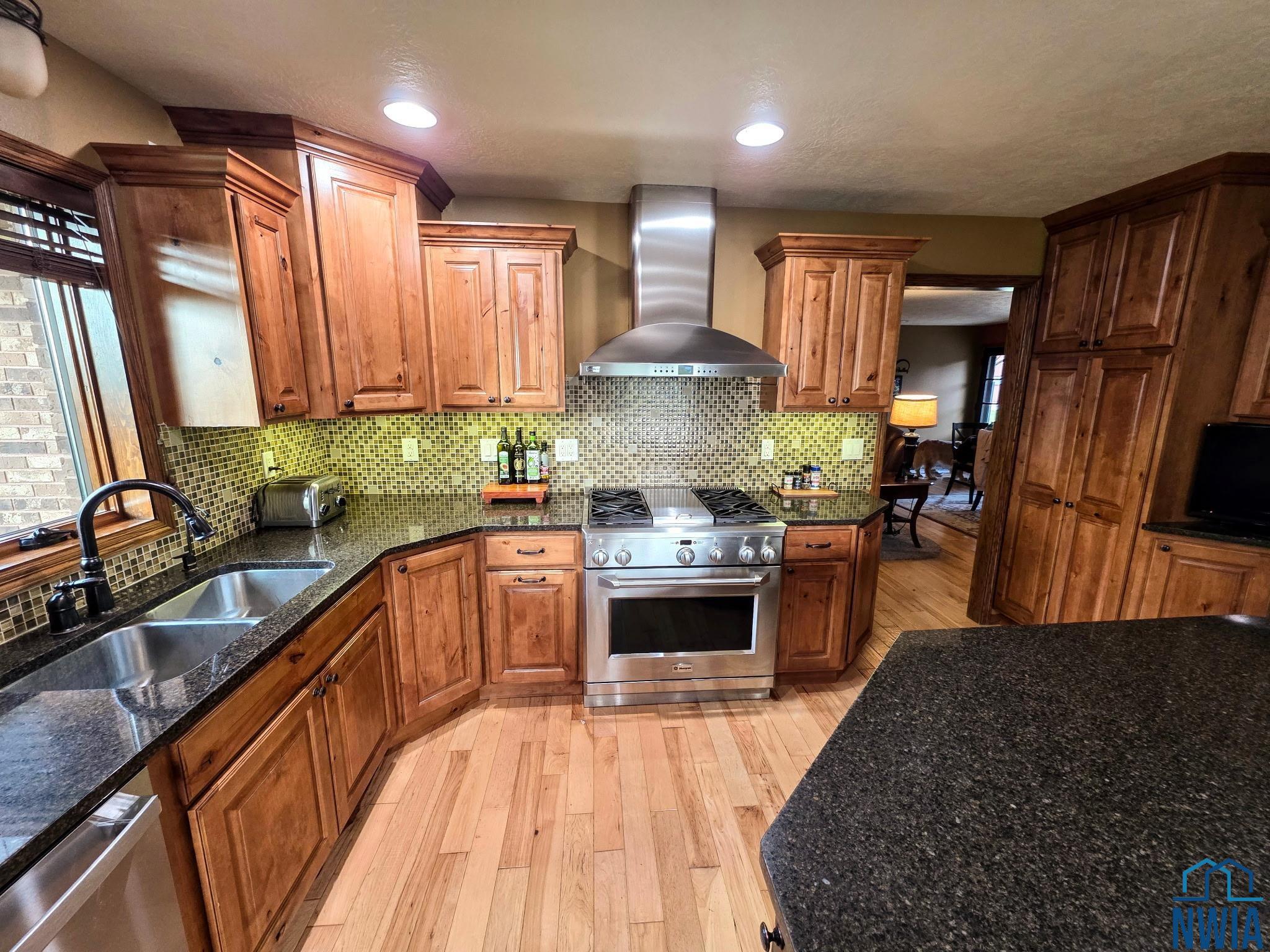 MLS #830396
