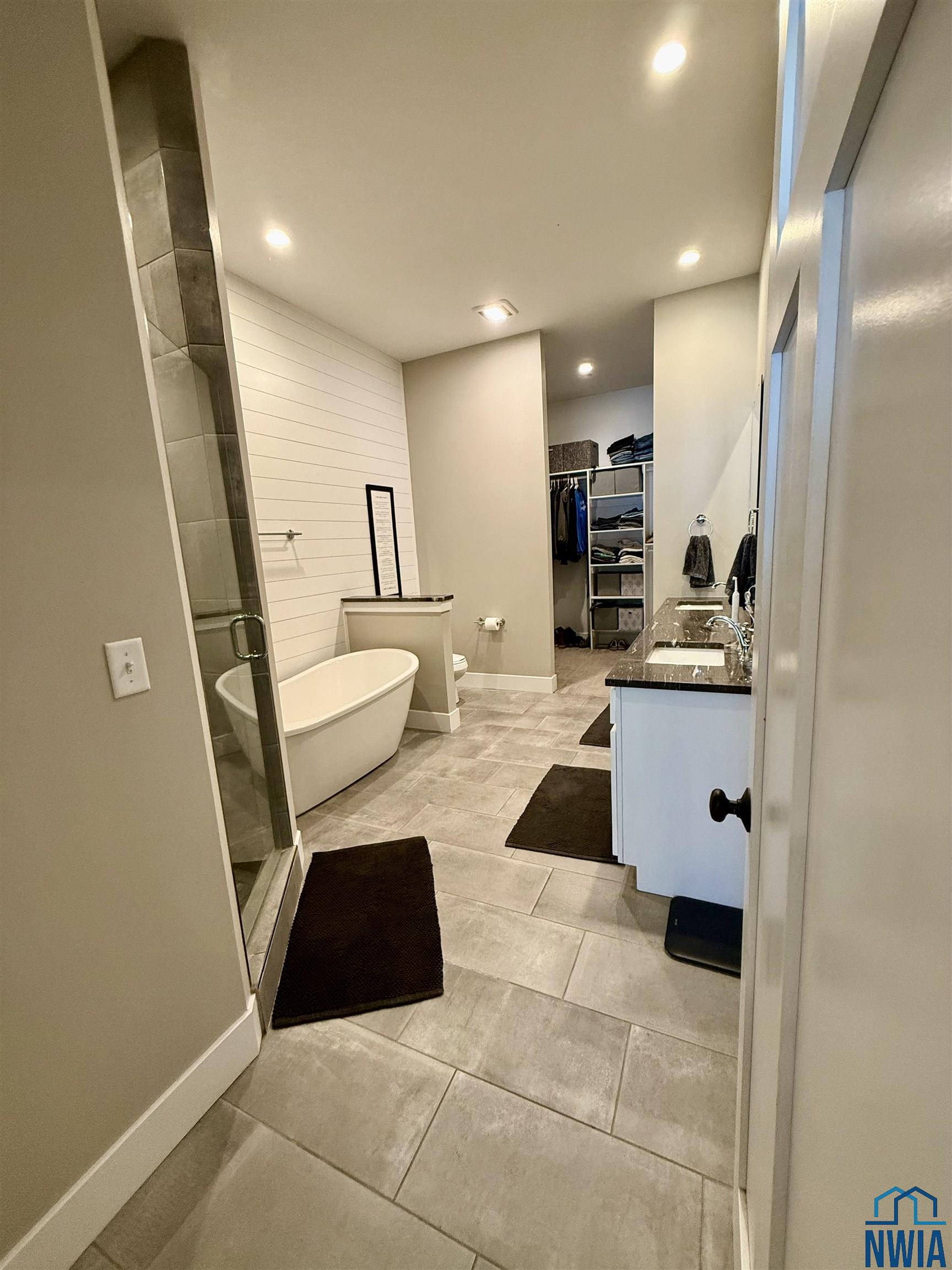 MLS #830398