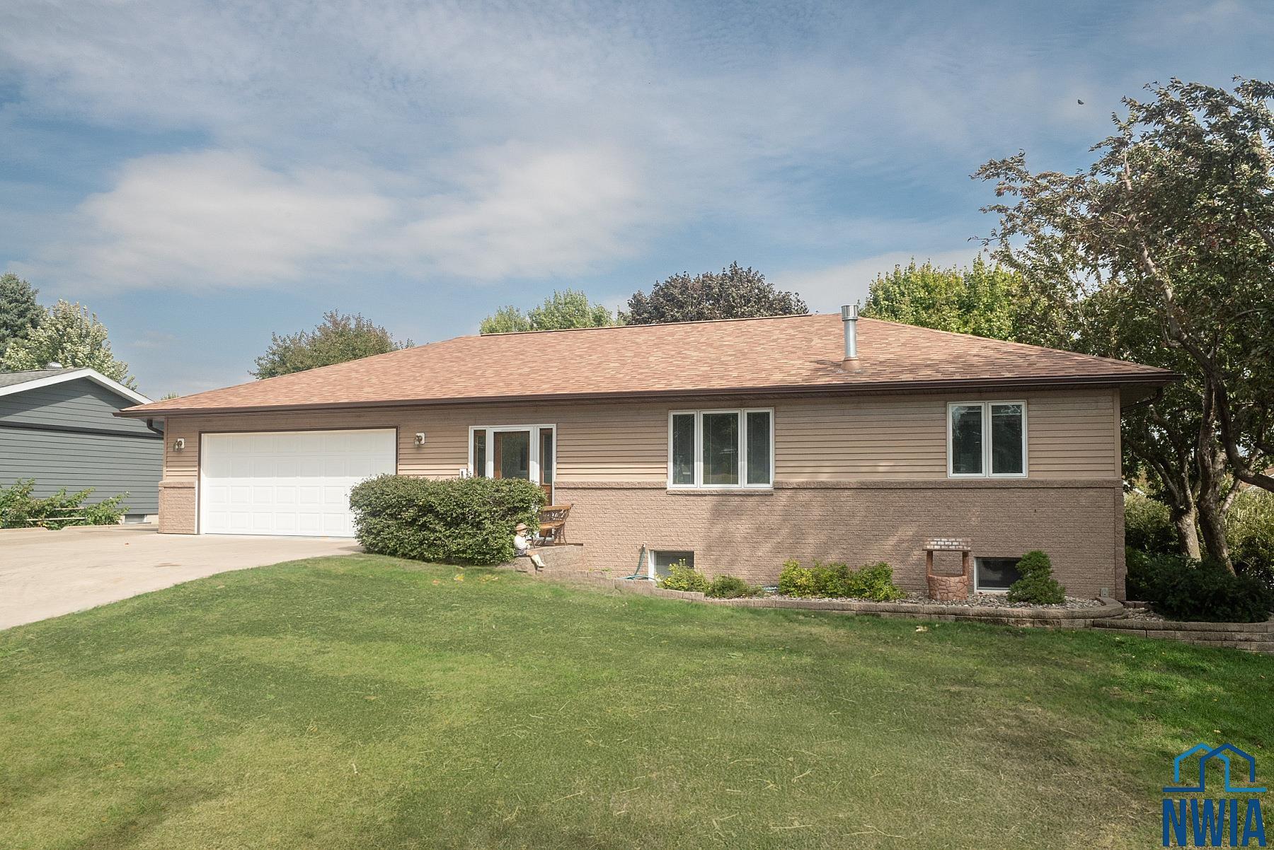 305 HARTFORD AVE SE						  						 , Orange City						 , IA						  51041						  