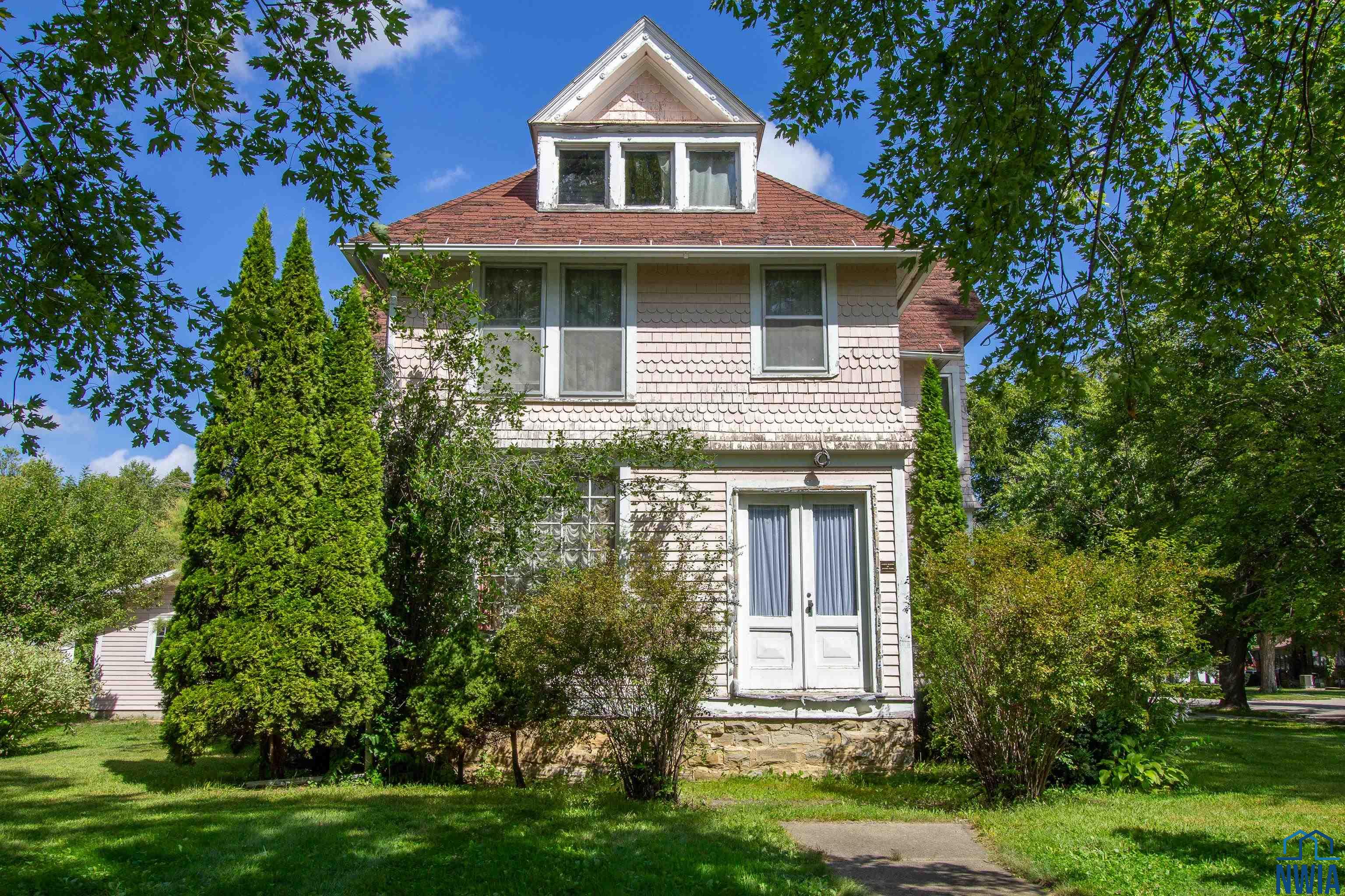 104 OLIVE ST W, Laurens, IA 50554 