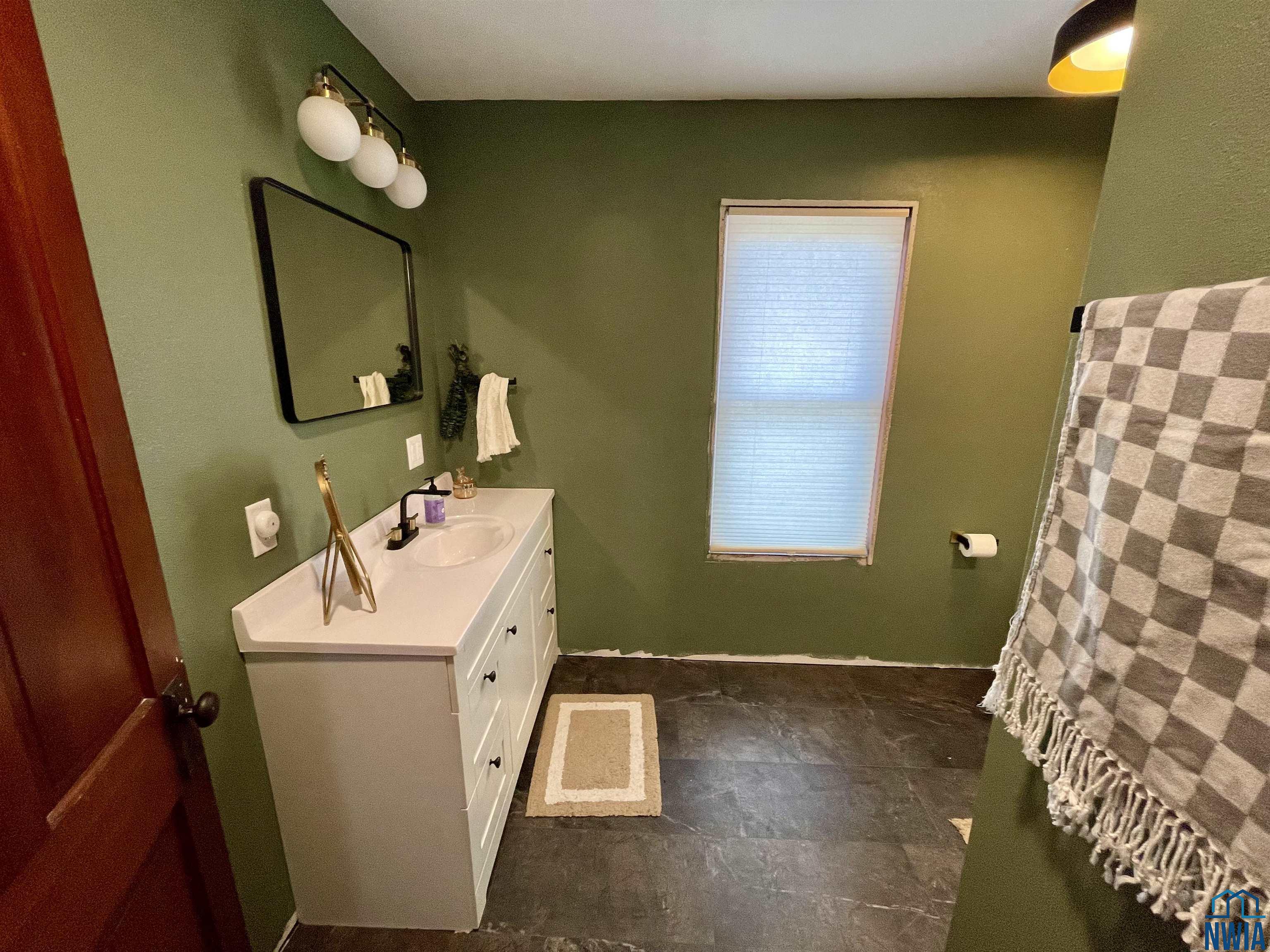 MLS #830427