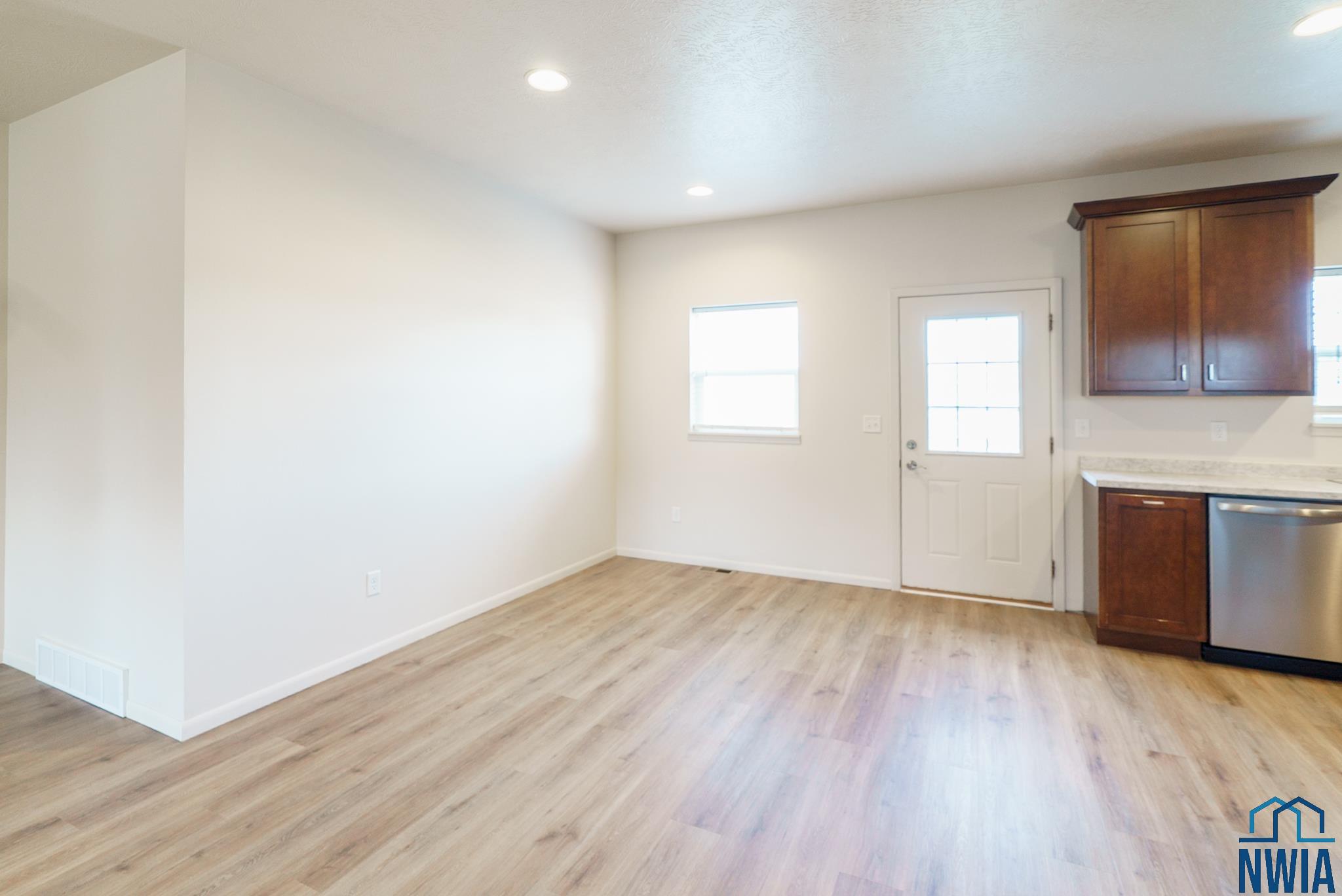 MLS #830432
