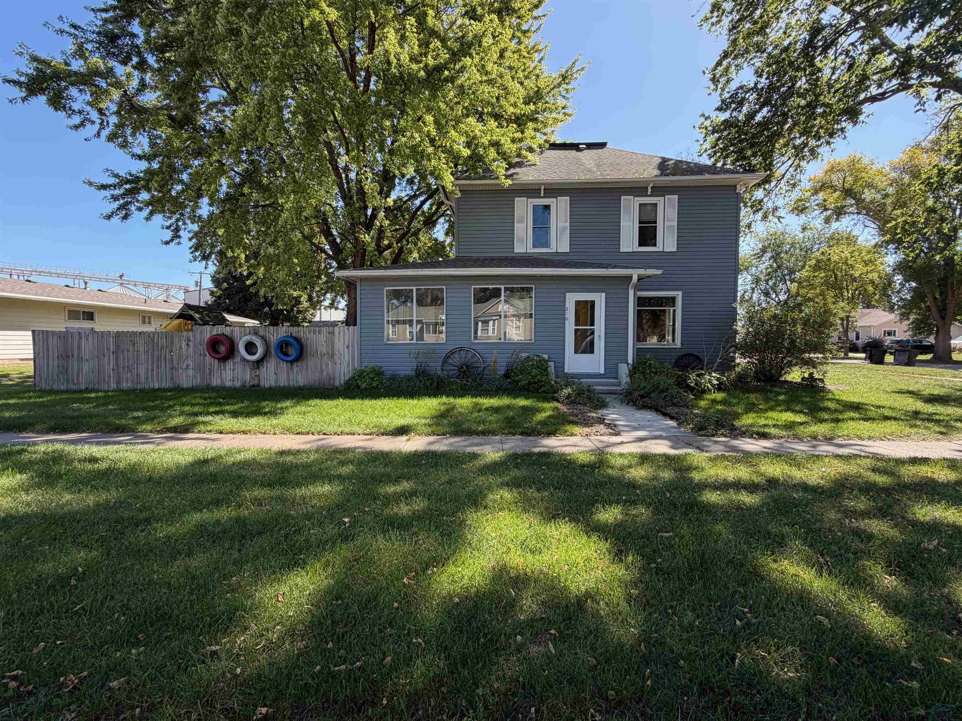 210 Third St S, Jefferson, SD 57038 