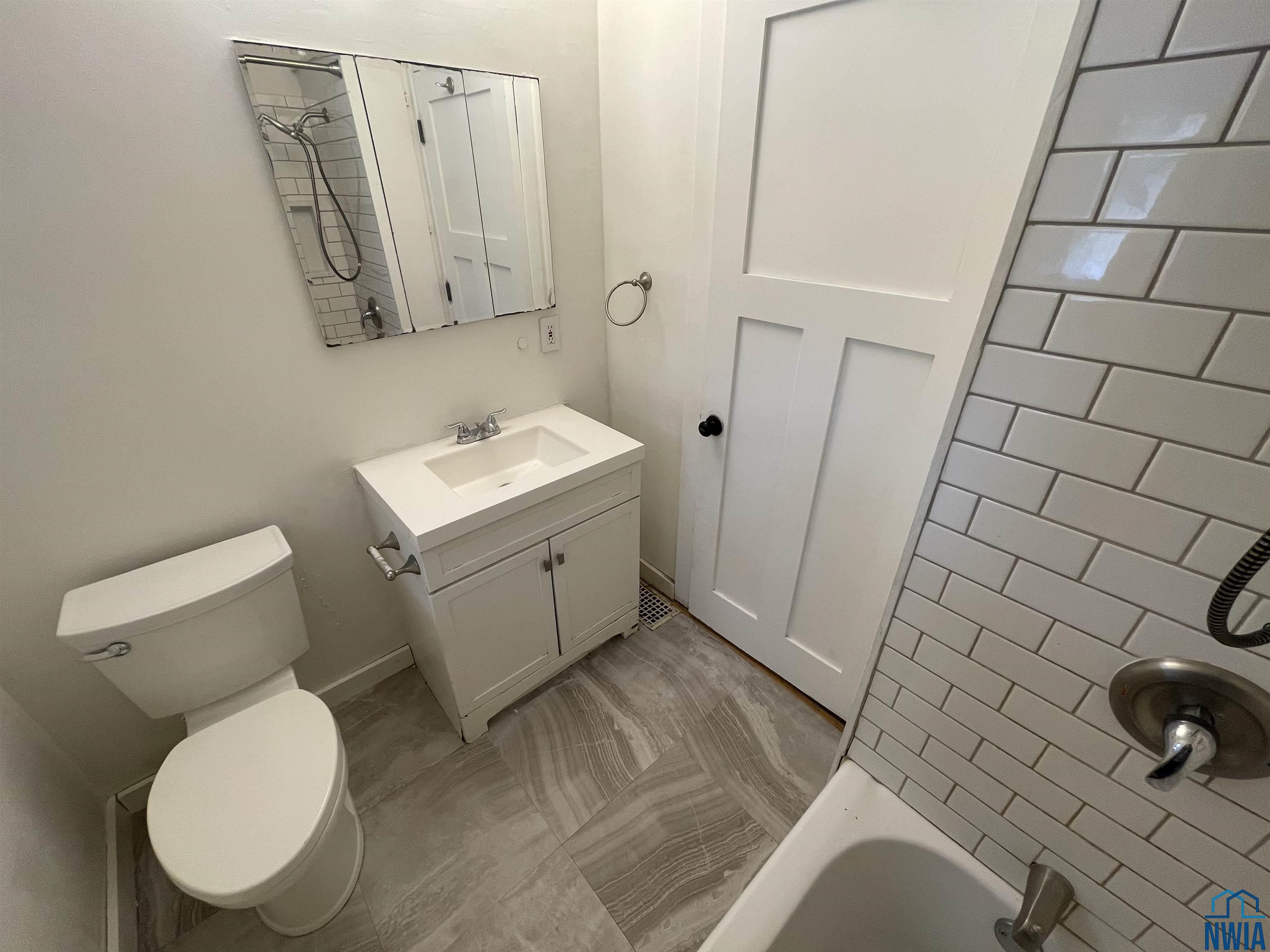 MLS #830515