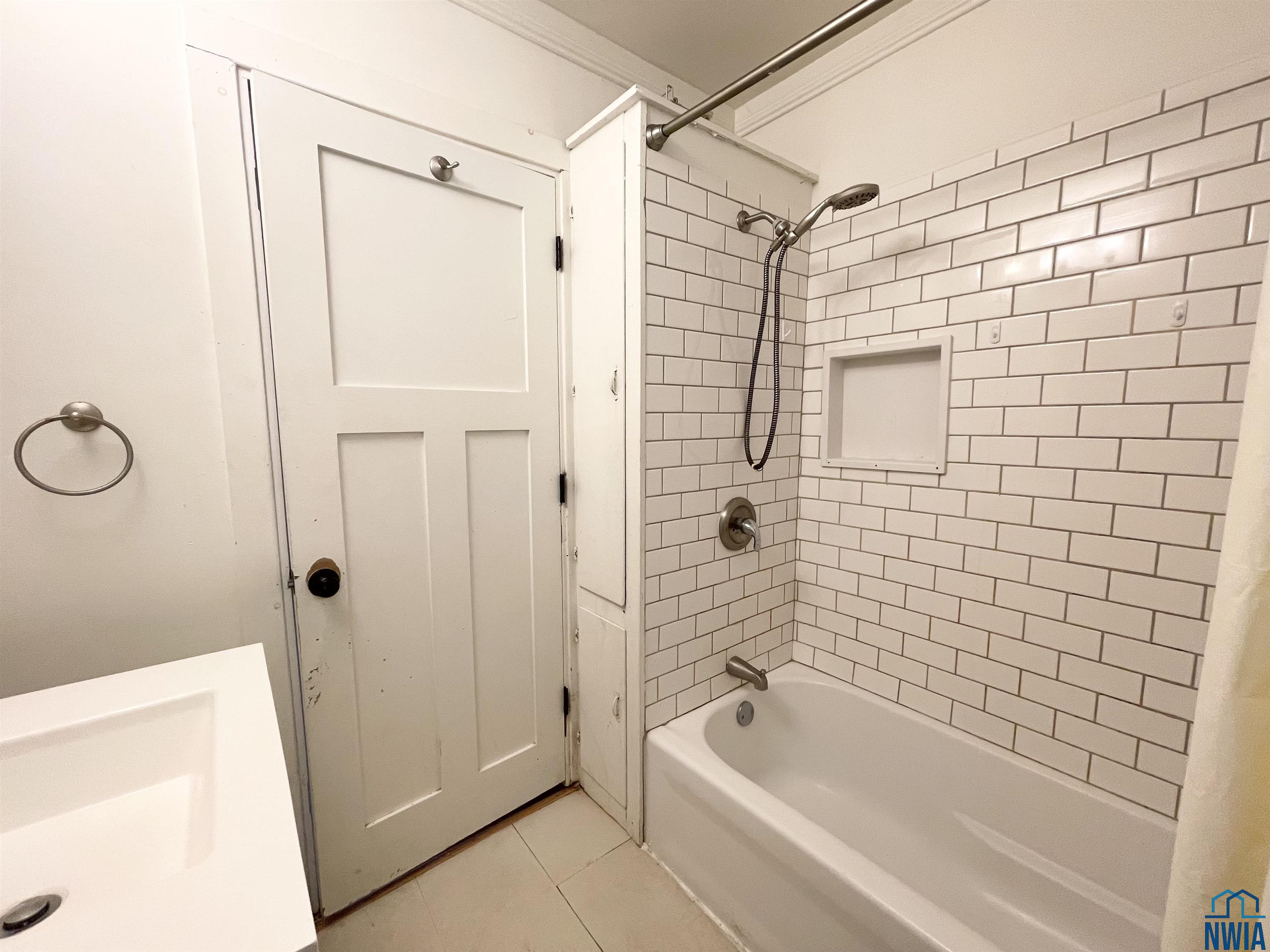 MLS #830515