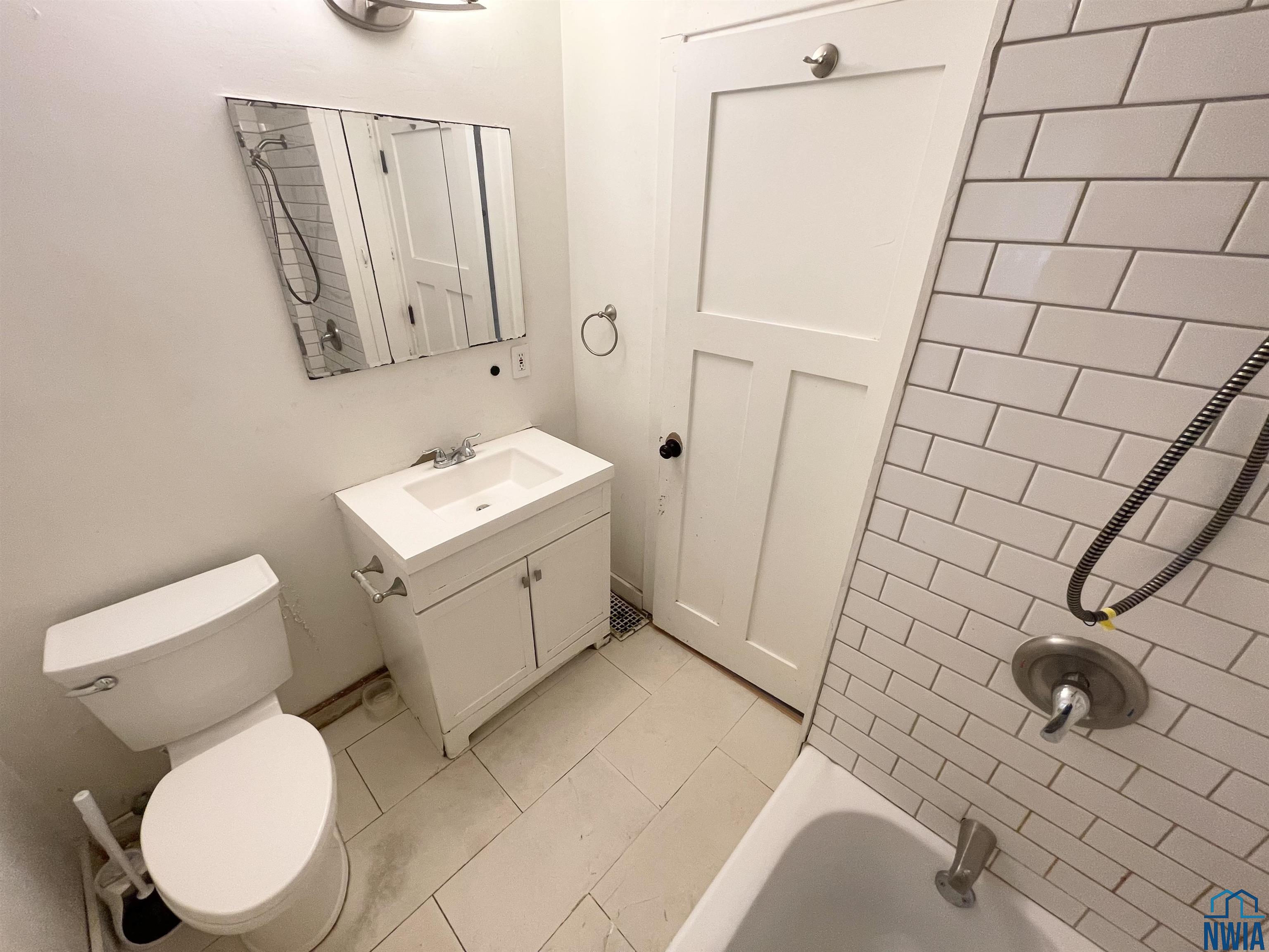 MLS #830515