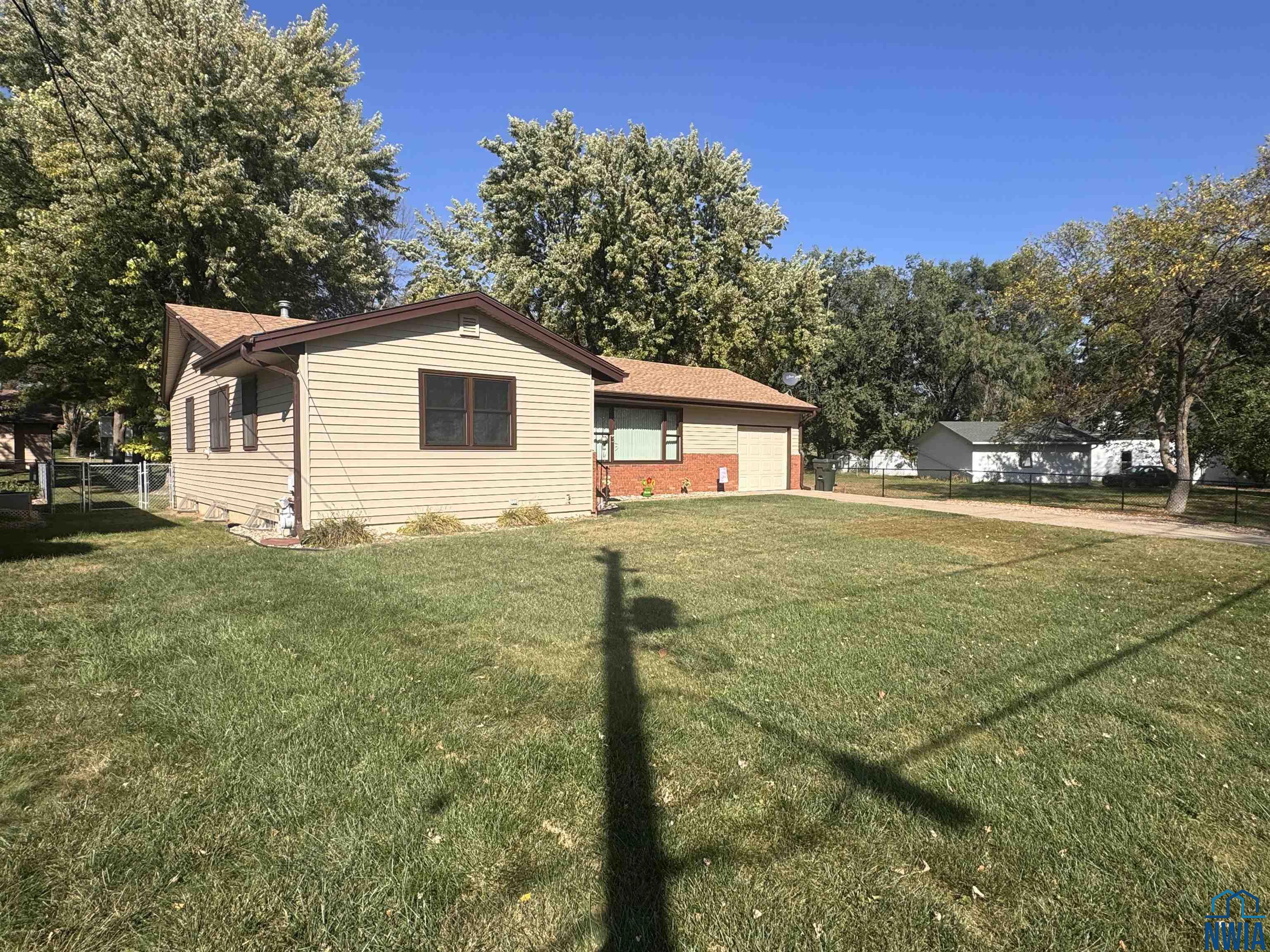 MLS #830525