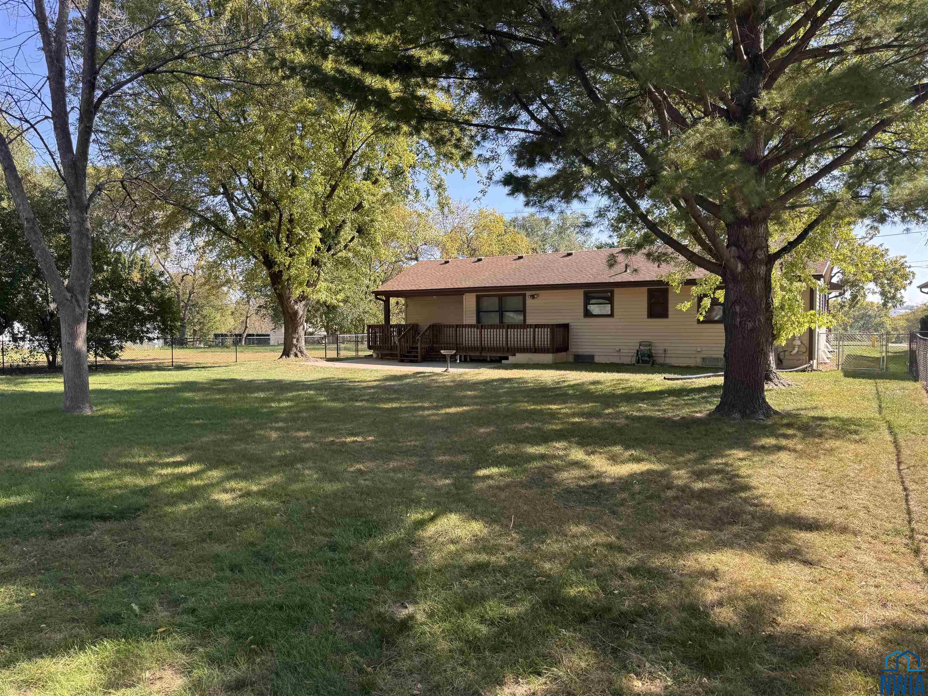 MLS #830525