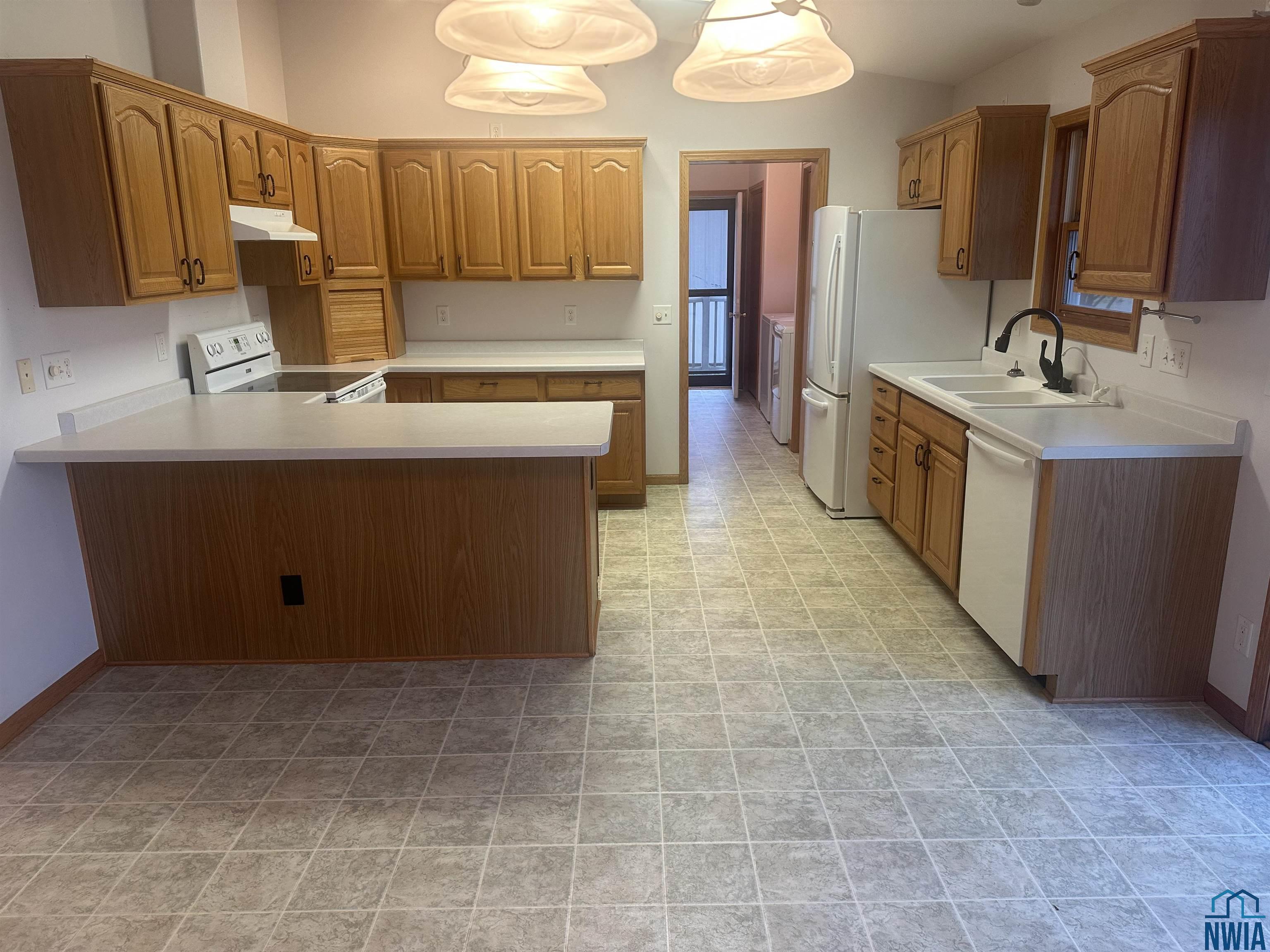 MLS #830527