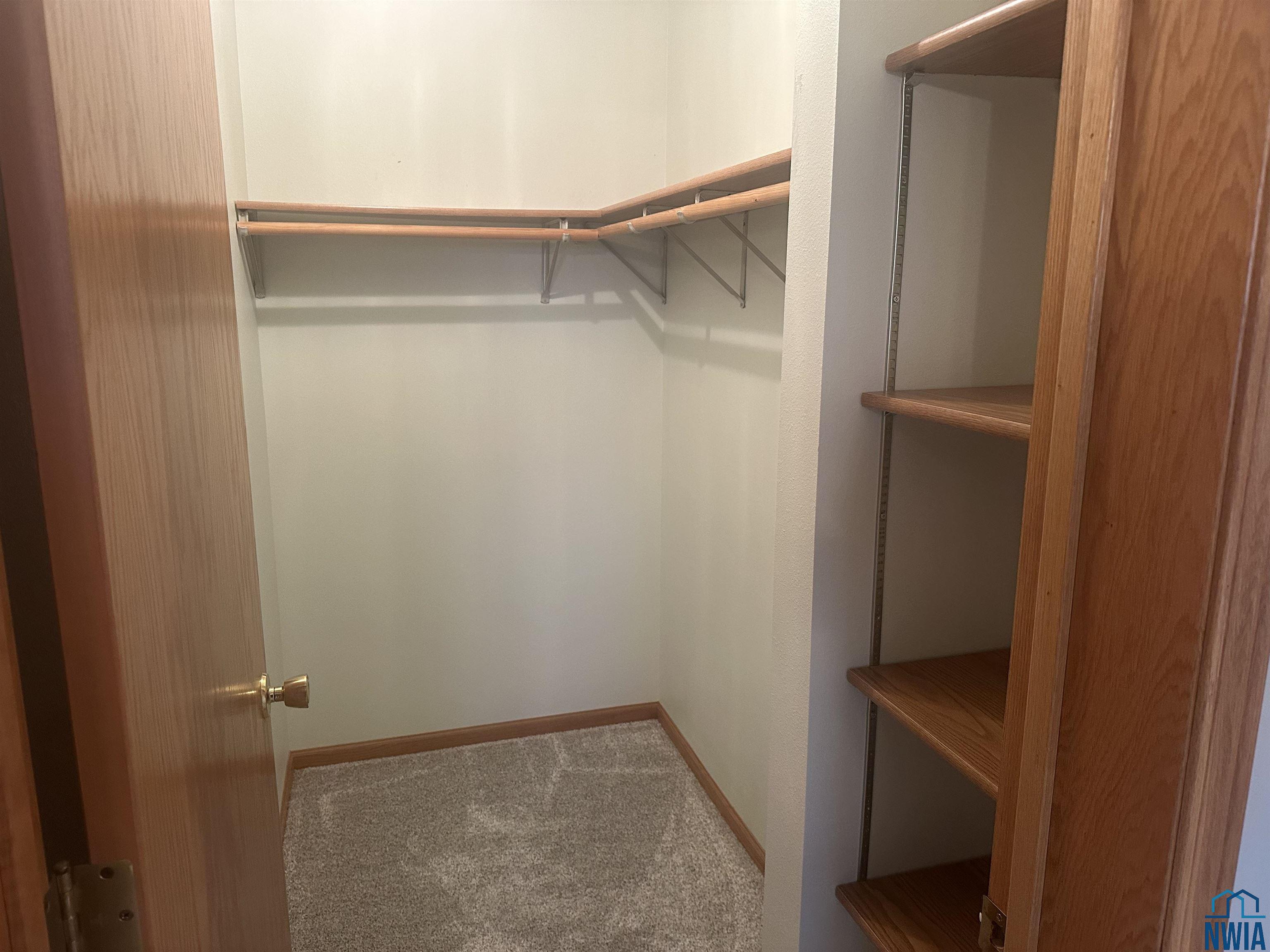 MLS #830527