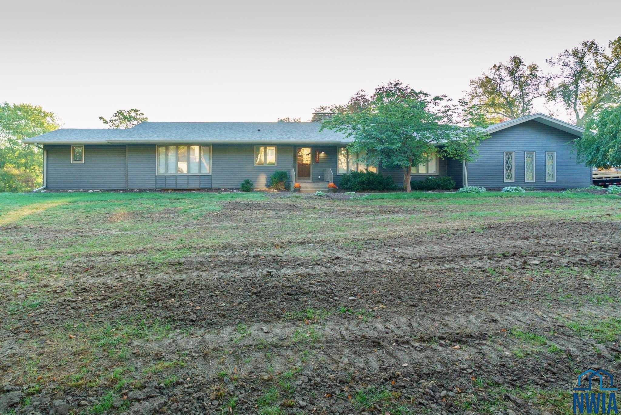 4412 MANOR CIR, Sioux City, IA 51104 