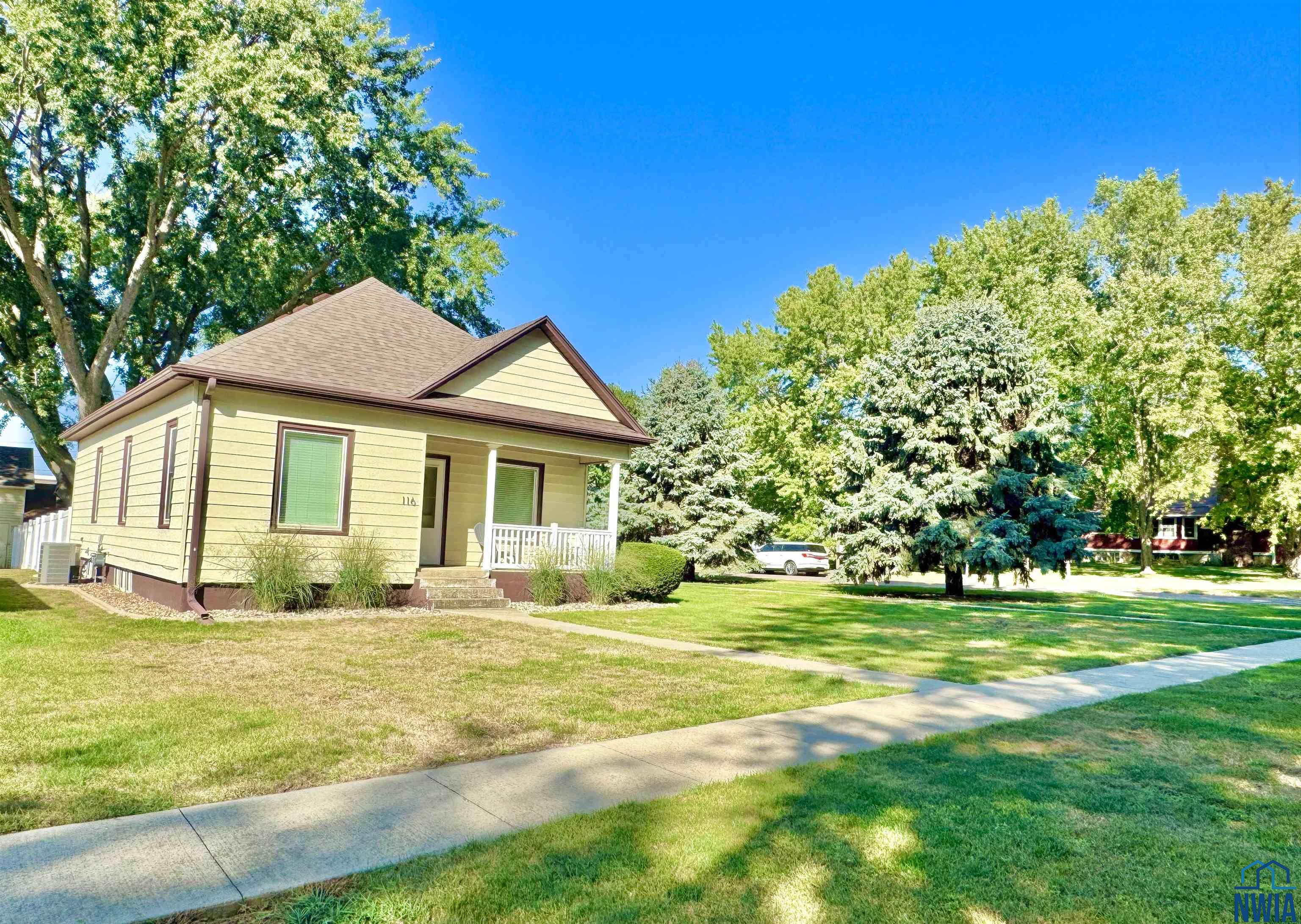 MLS #830561