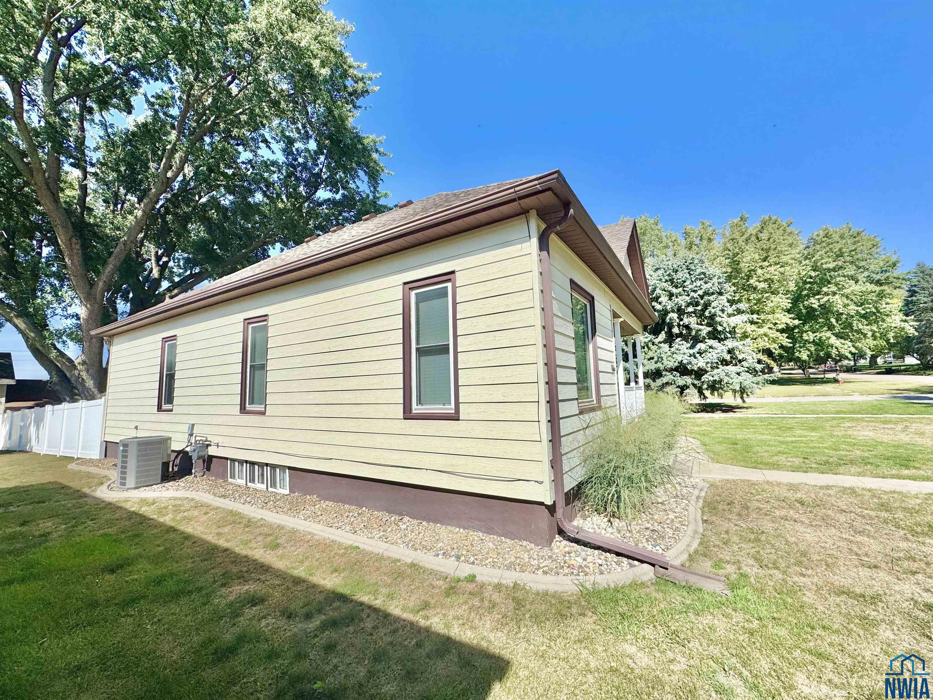 MLS #830561