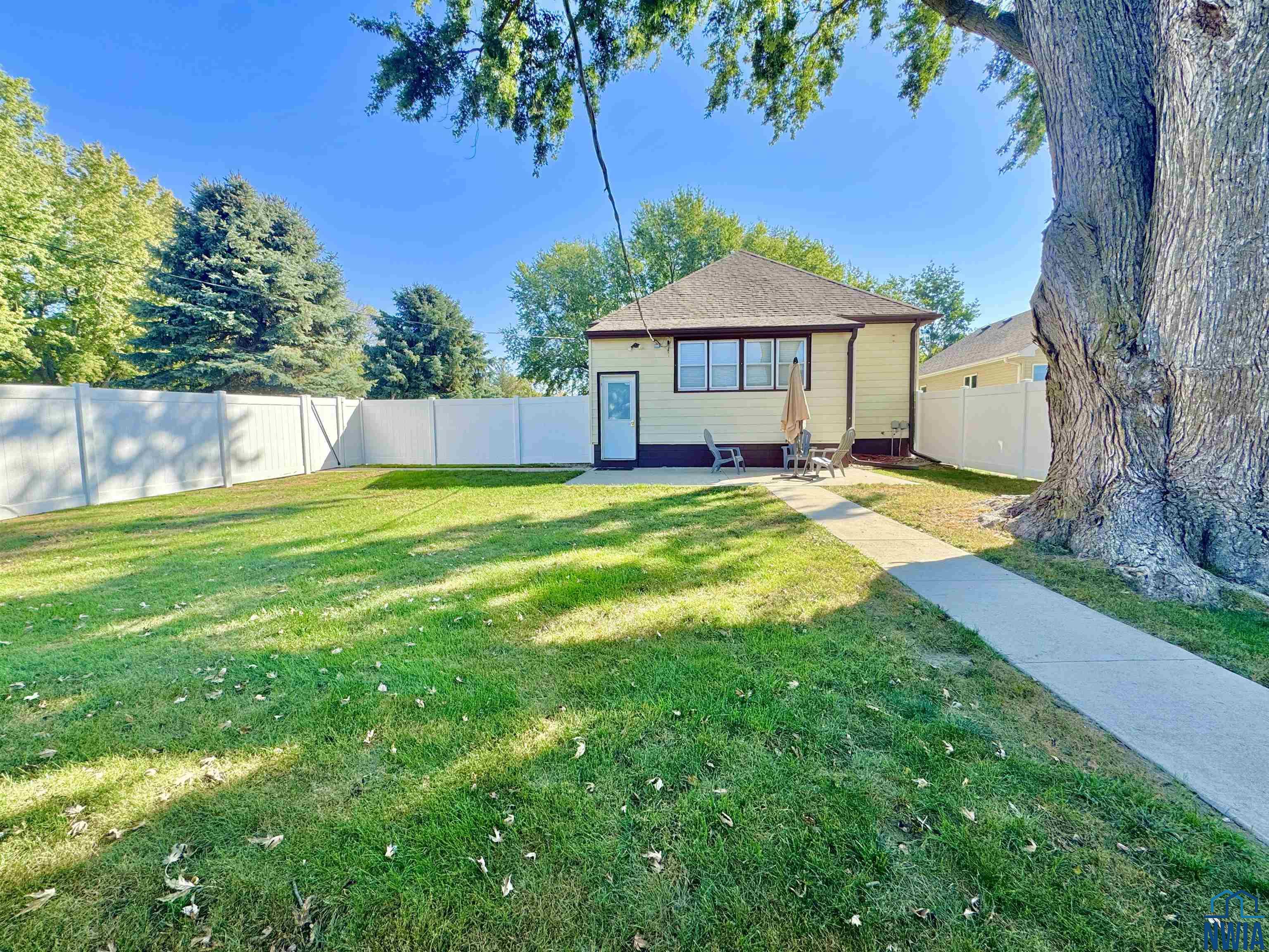 MLS #830561