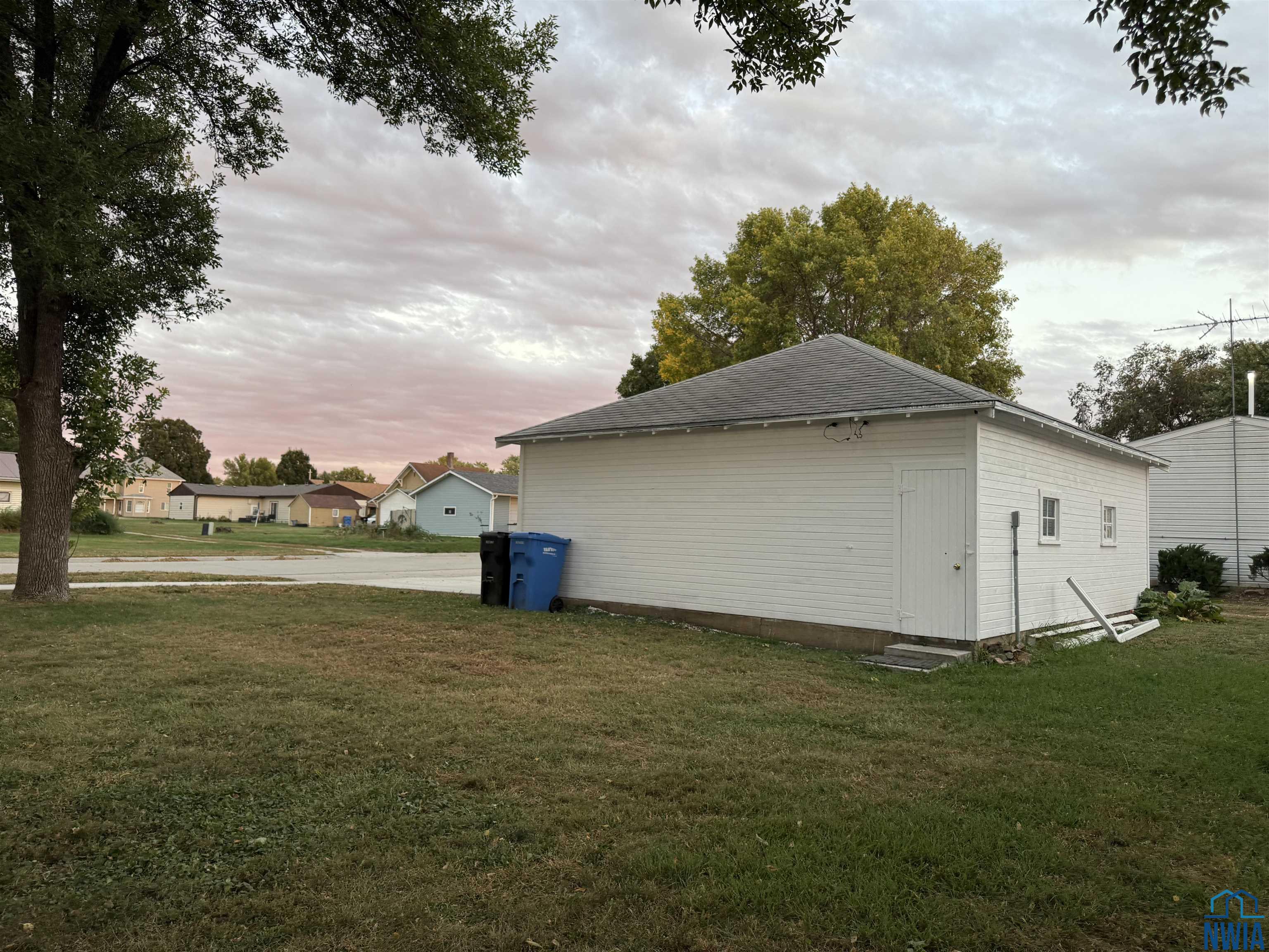 MLS #830563