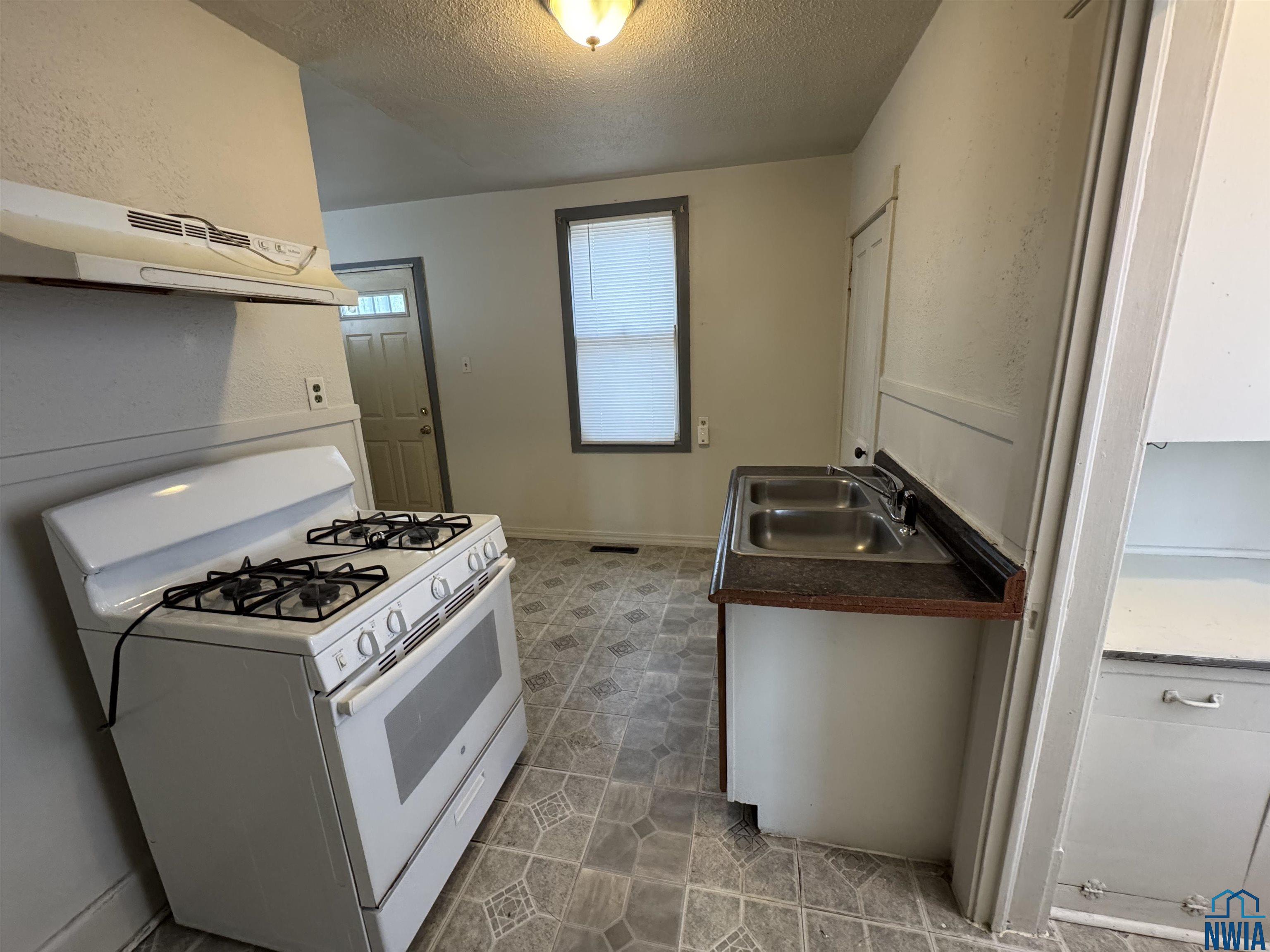 MLS #830567