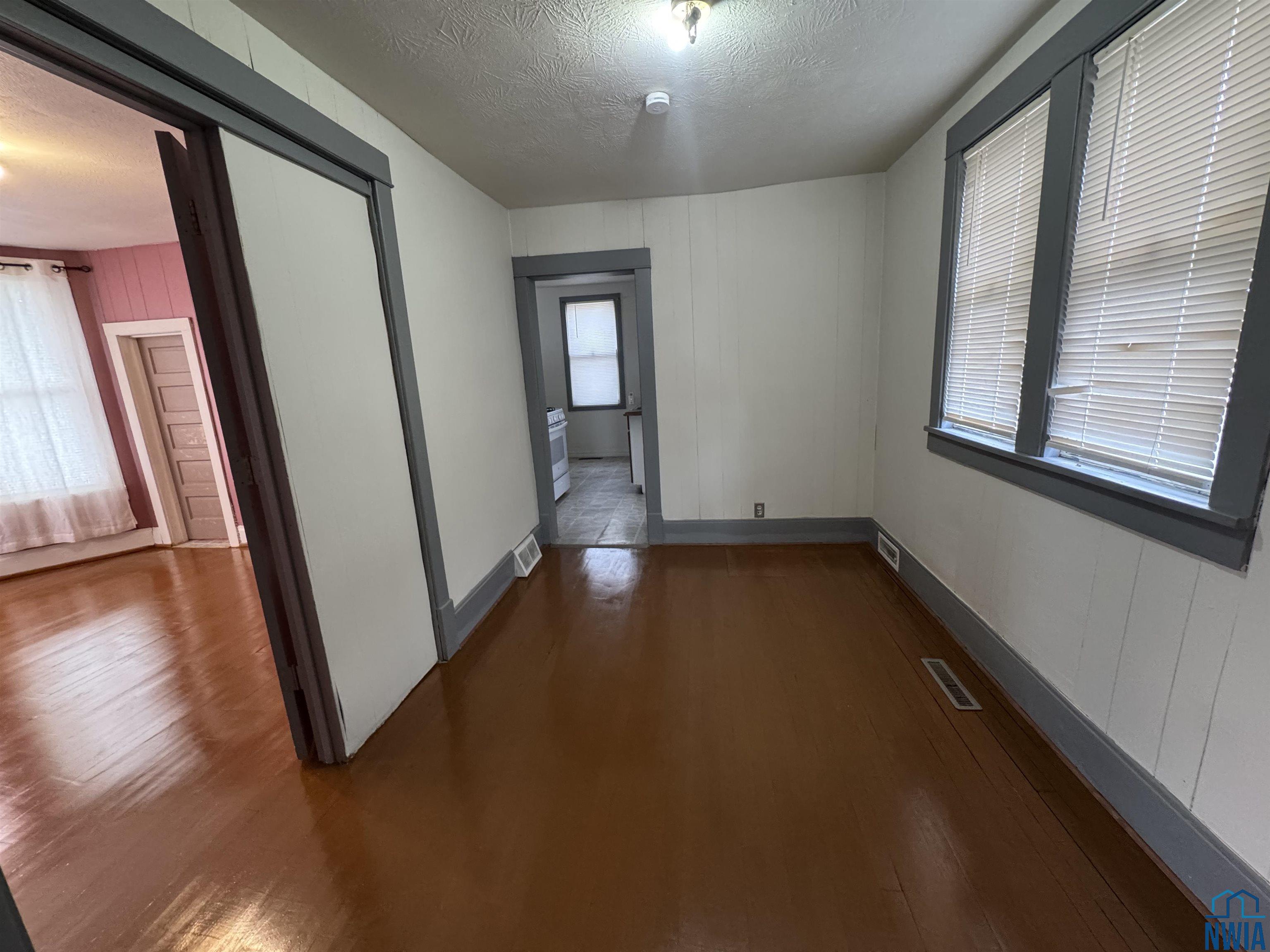 MLS #830567