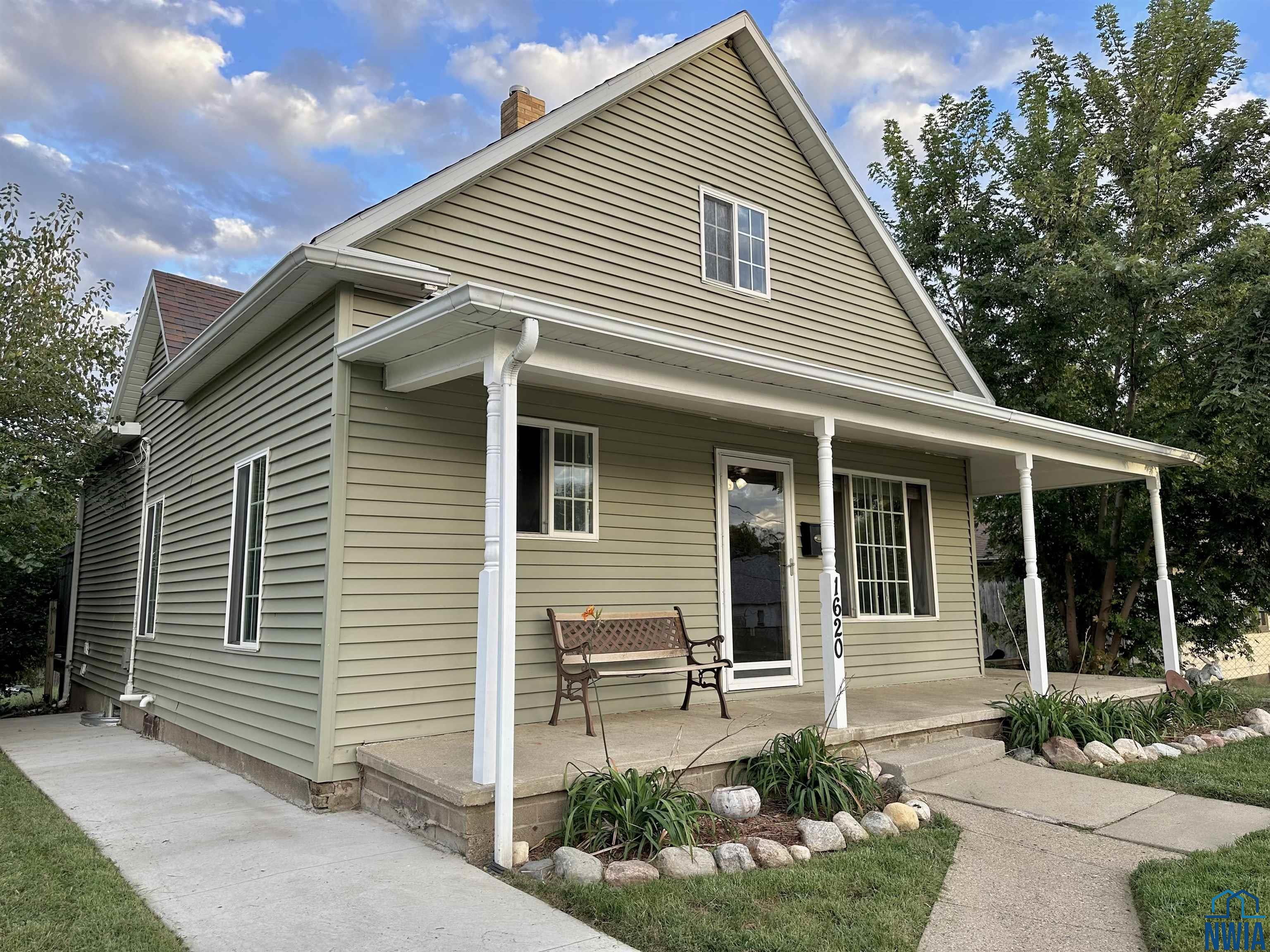 MLS #830571