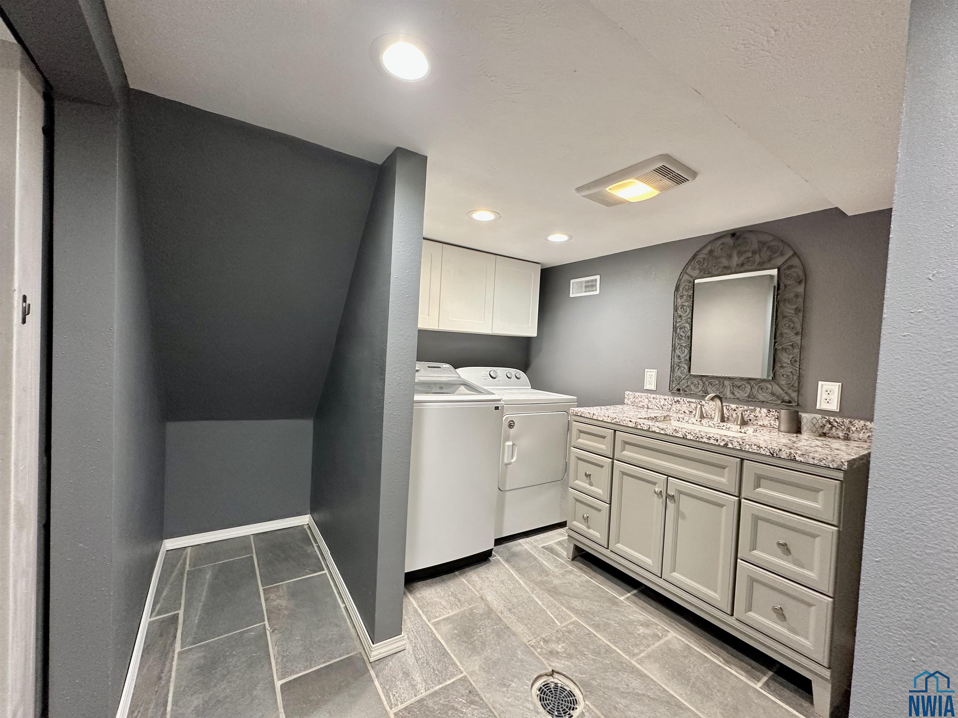MLS #830571
