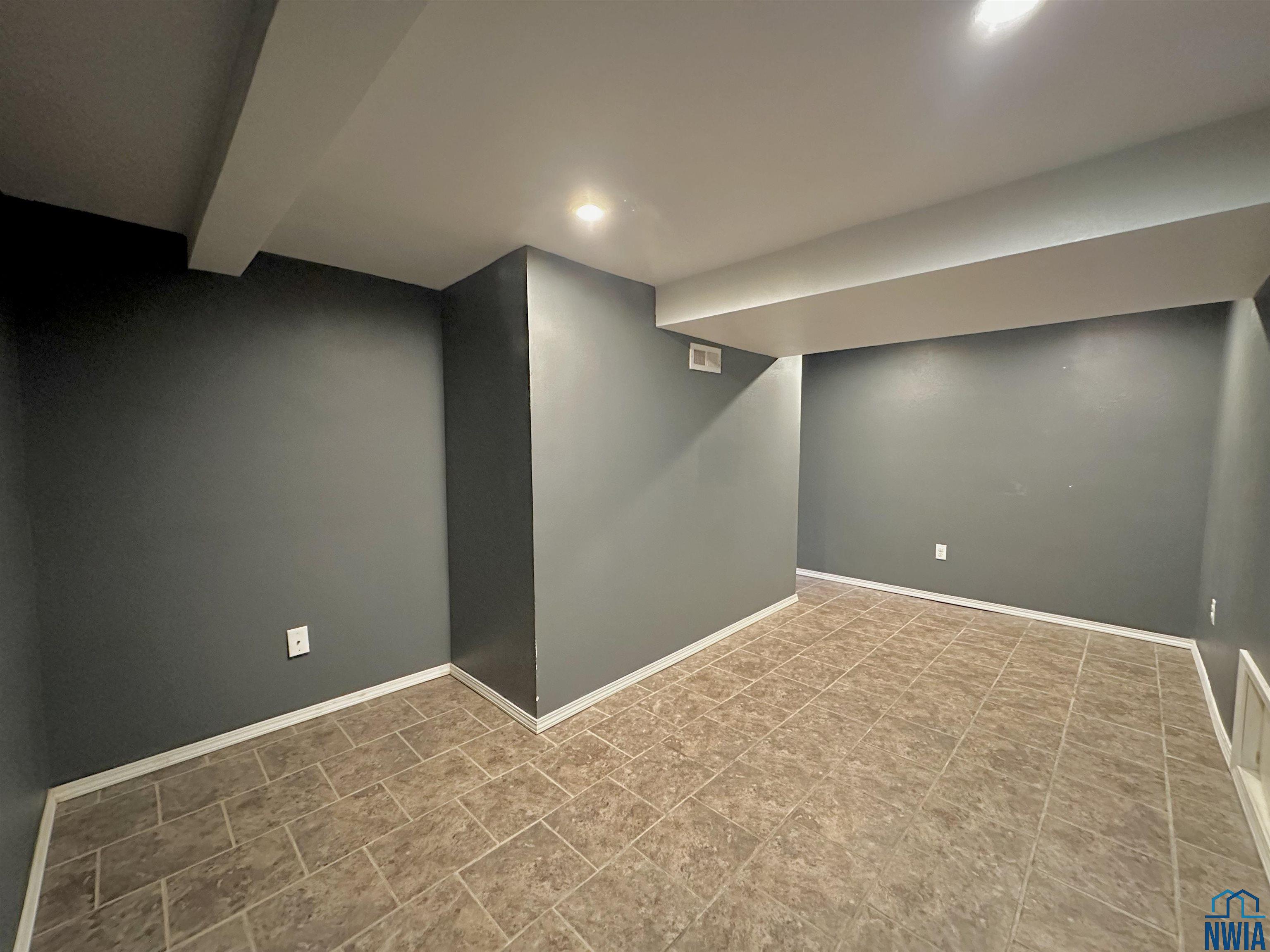 MLS #830571