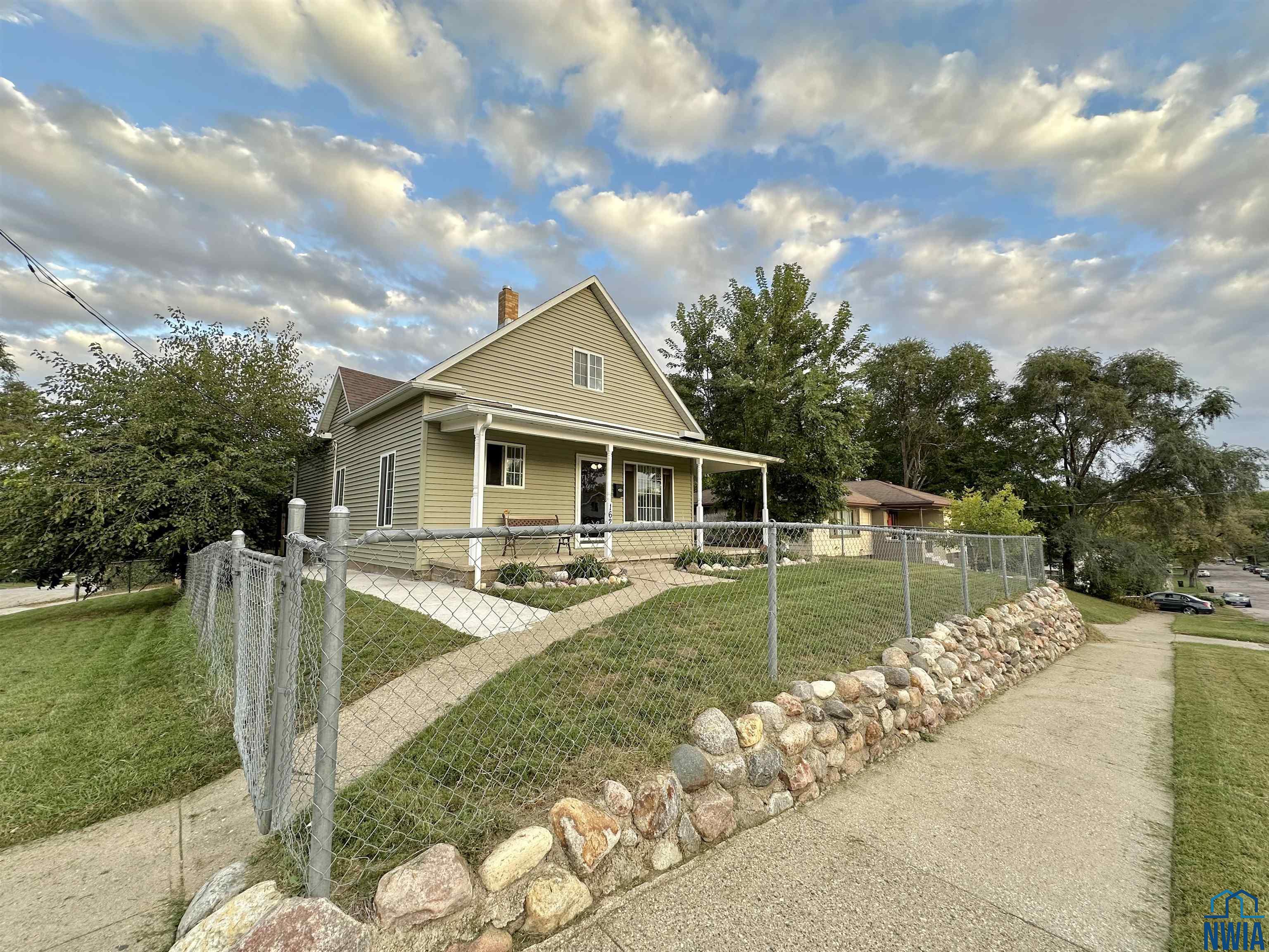 MLS #830571
