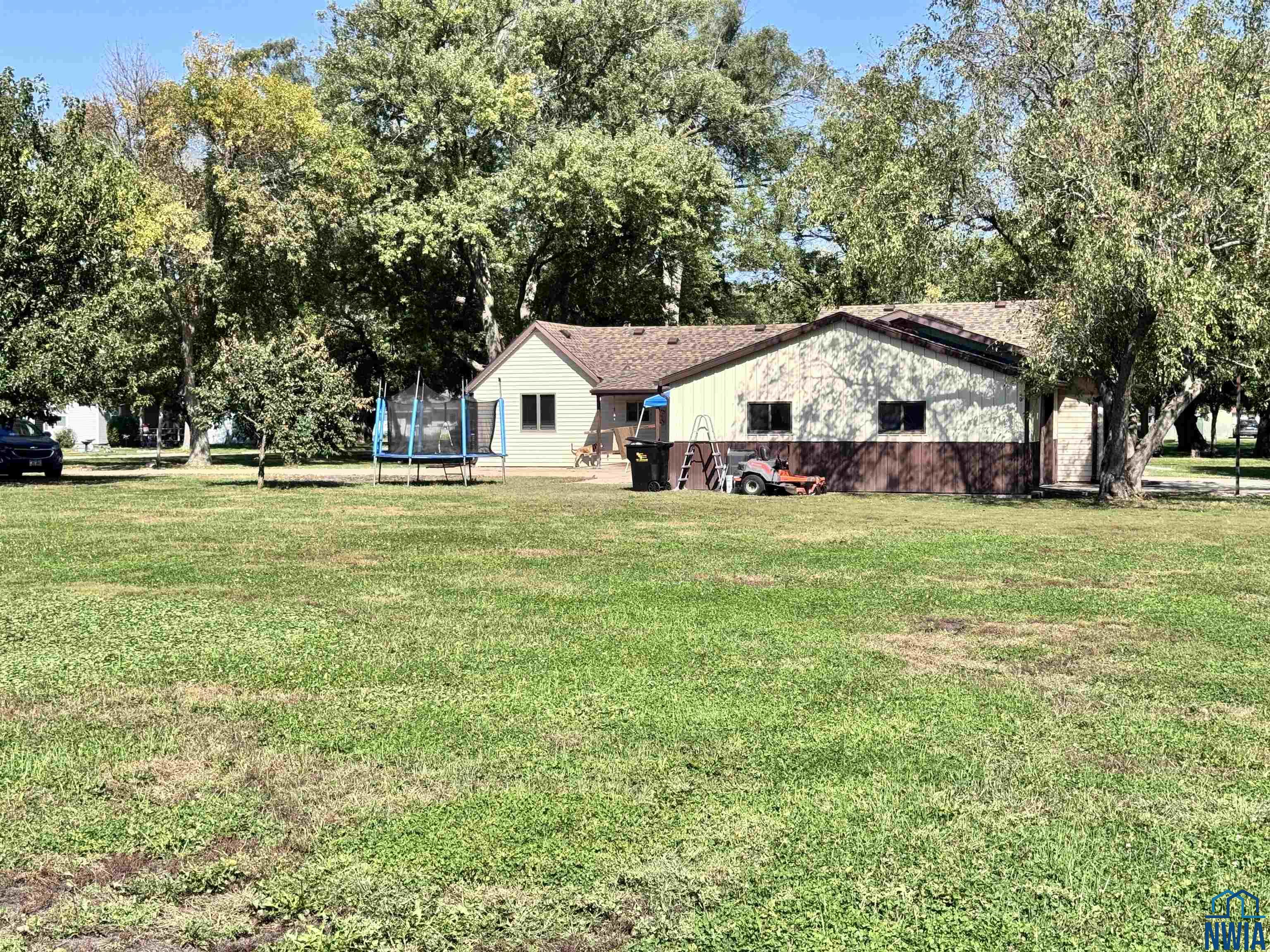 MLS #830576