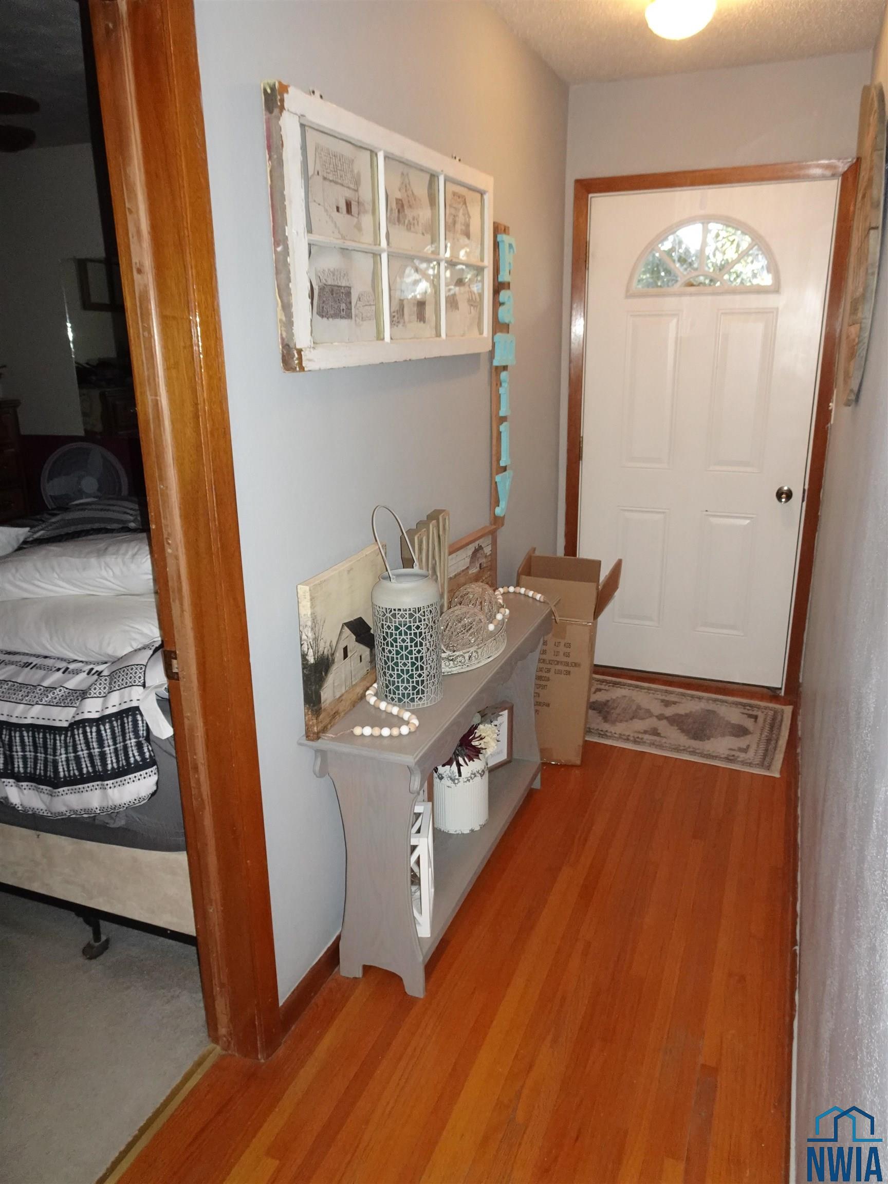 MLS #830578