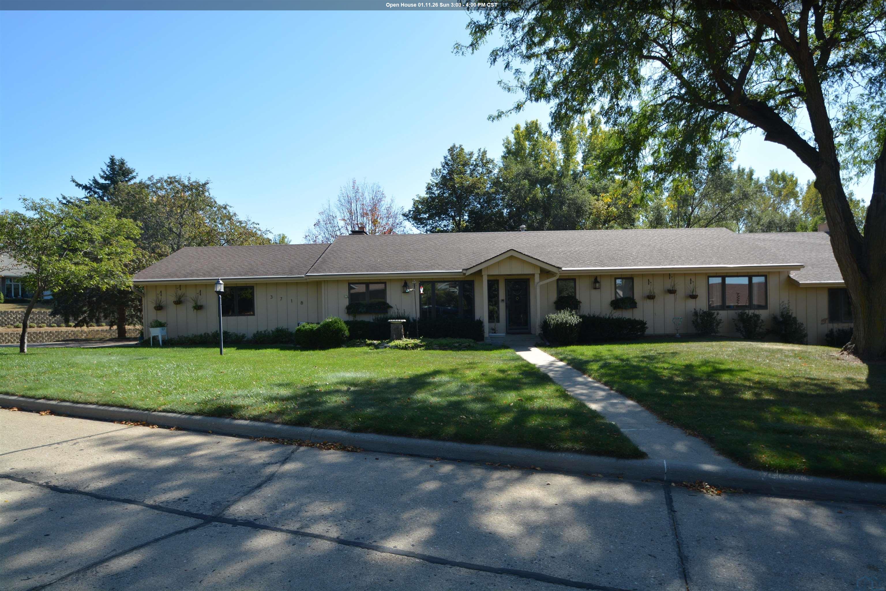 3718 Briar Path S, Sioux City, IA 51104 