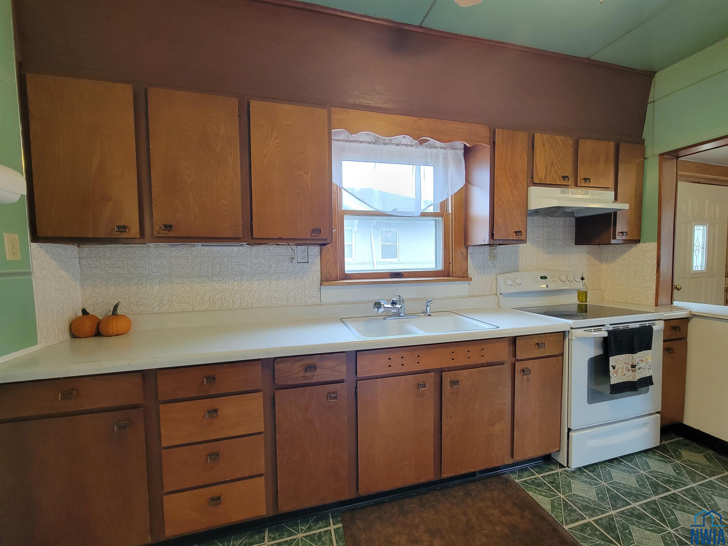MLS #830595