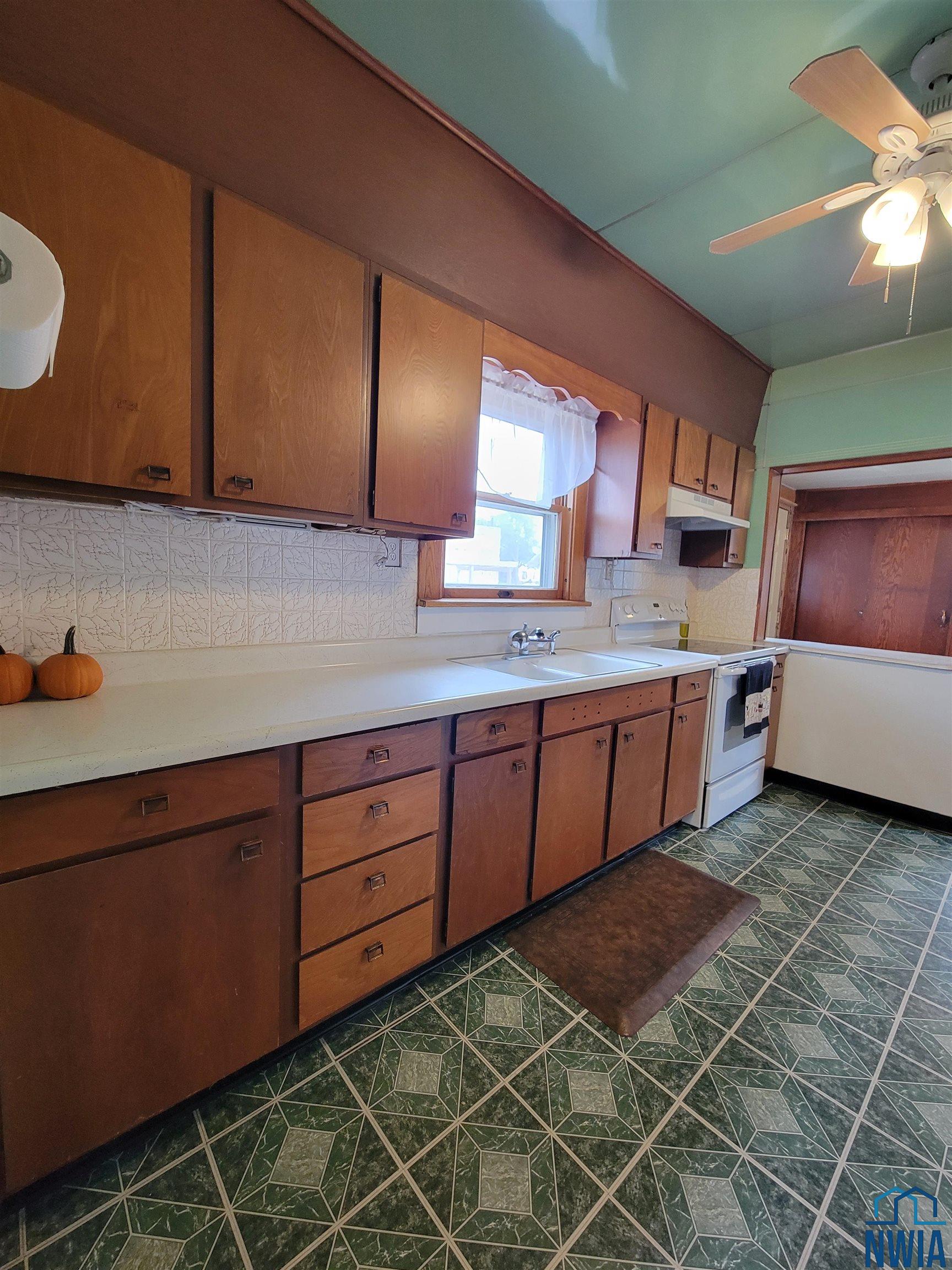 MLS #830595