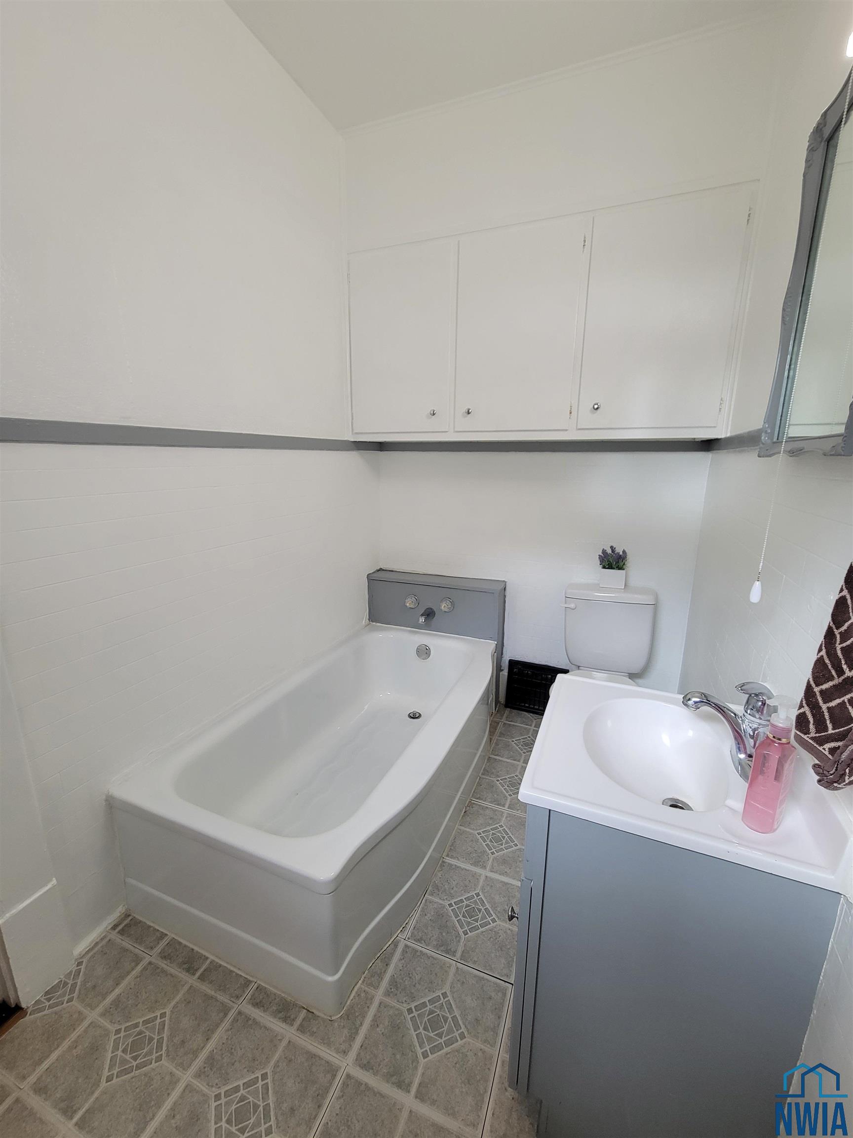 MLS #830595