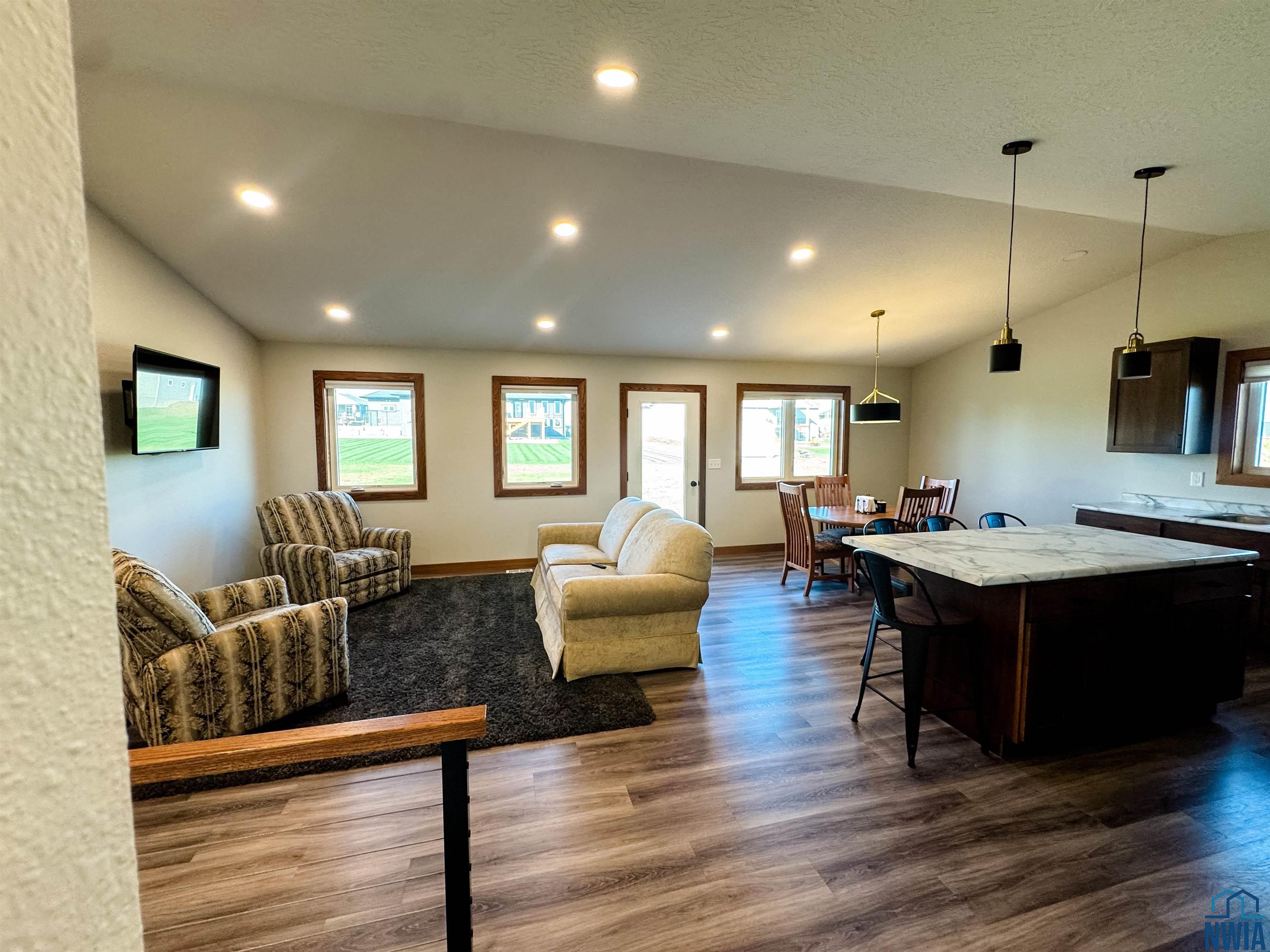 MLS #830631
