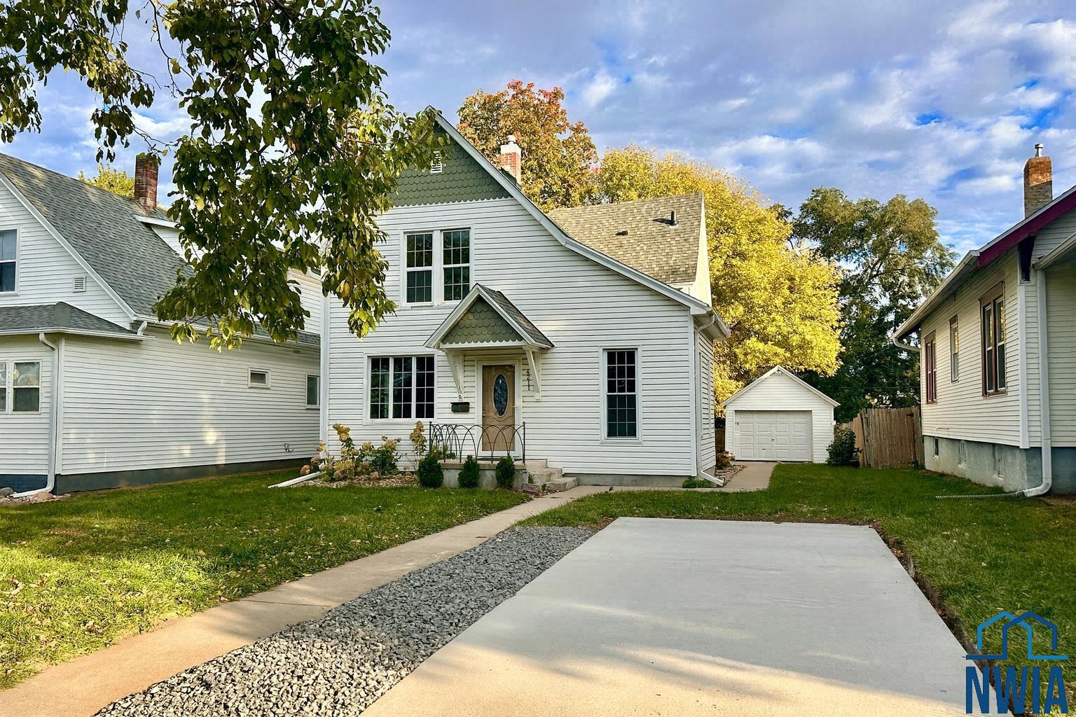 4211 Orleans Avenue, Sioux City, IA 51106 