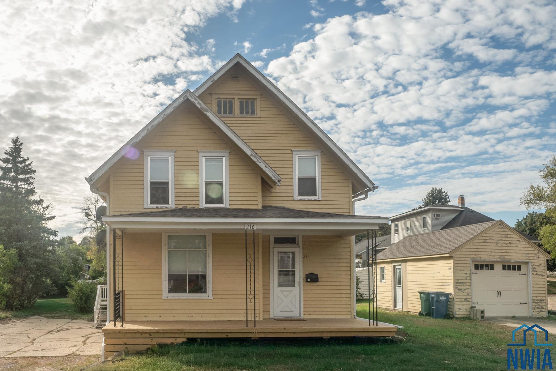 216 DOVER AVE NE						  						 , Orange City						 , IA						  51041						  
