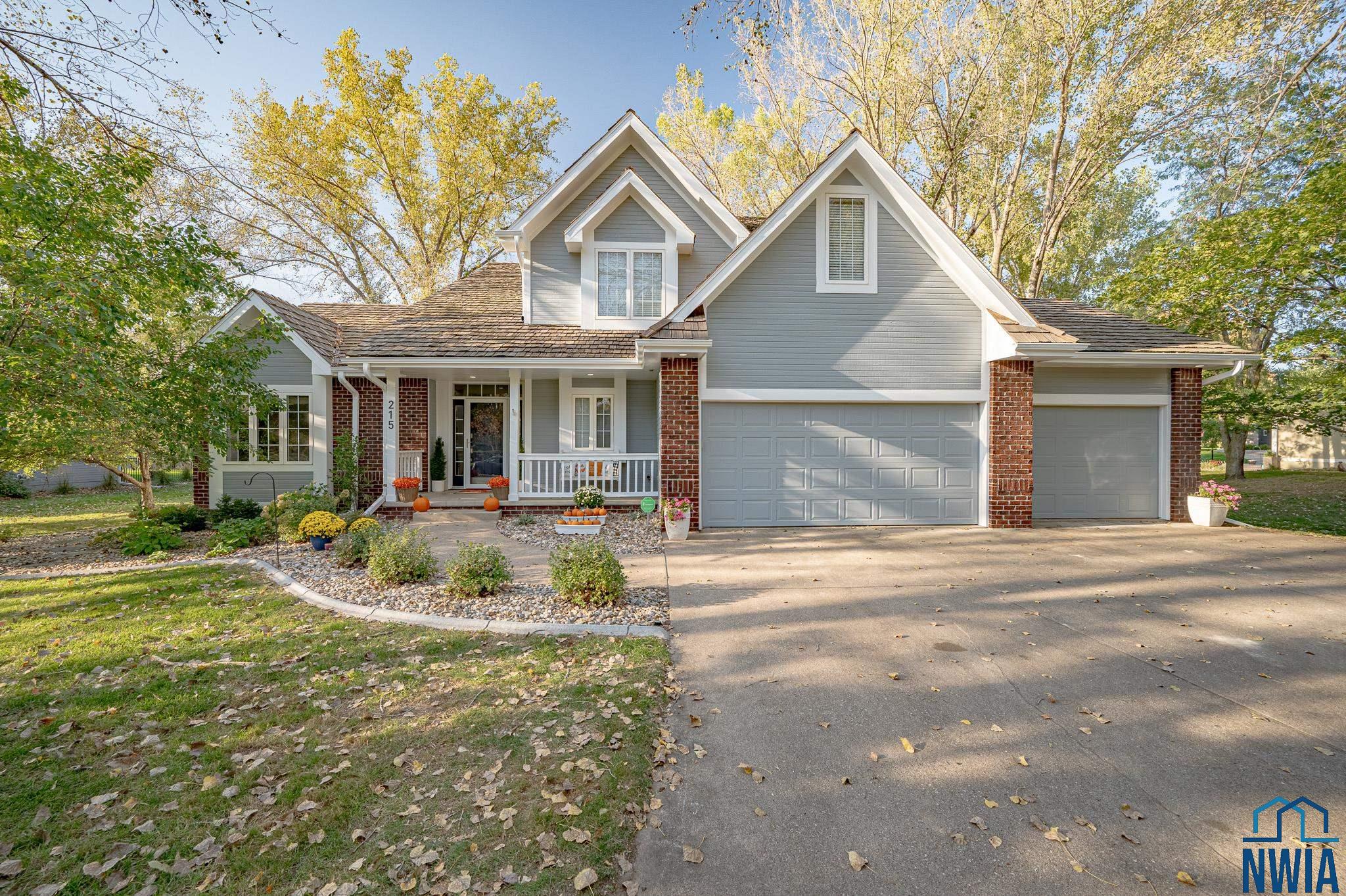 215 Sawgrass W, Dakota Dunes, SD 57049 