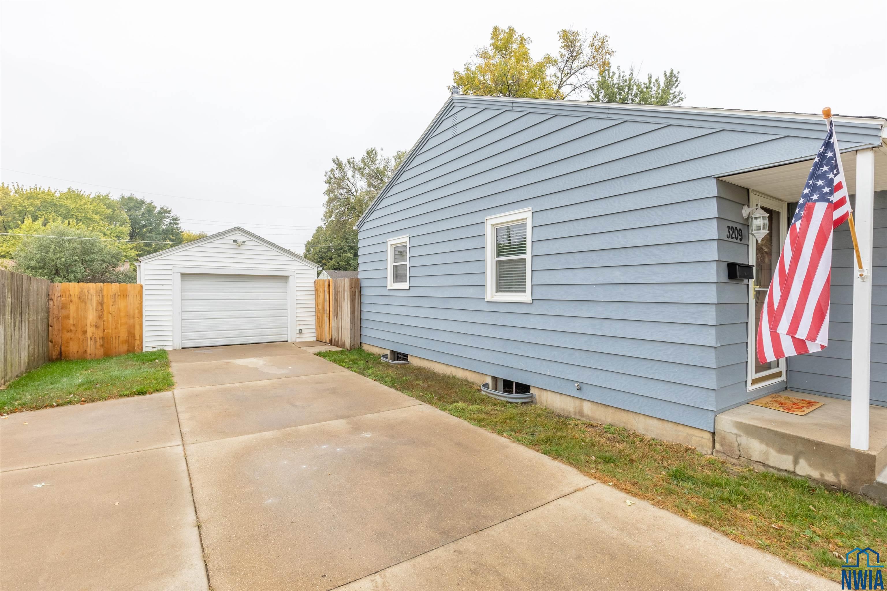 MLS #830676