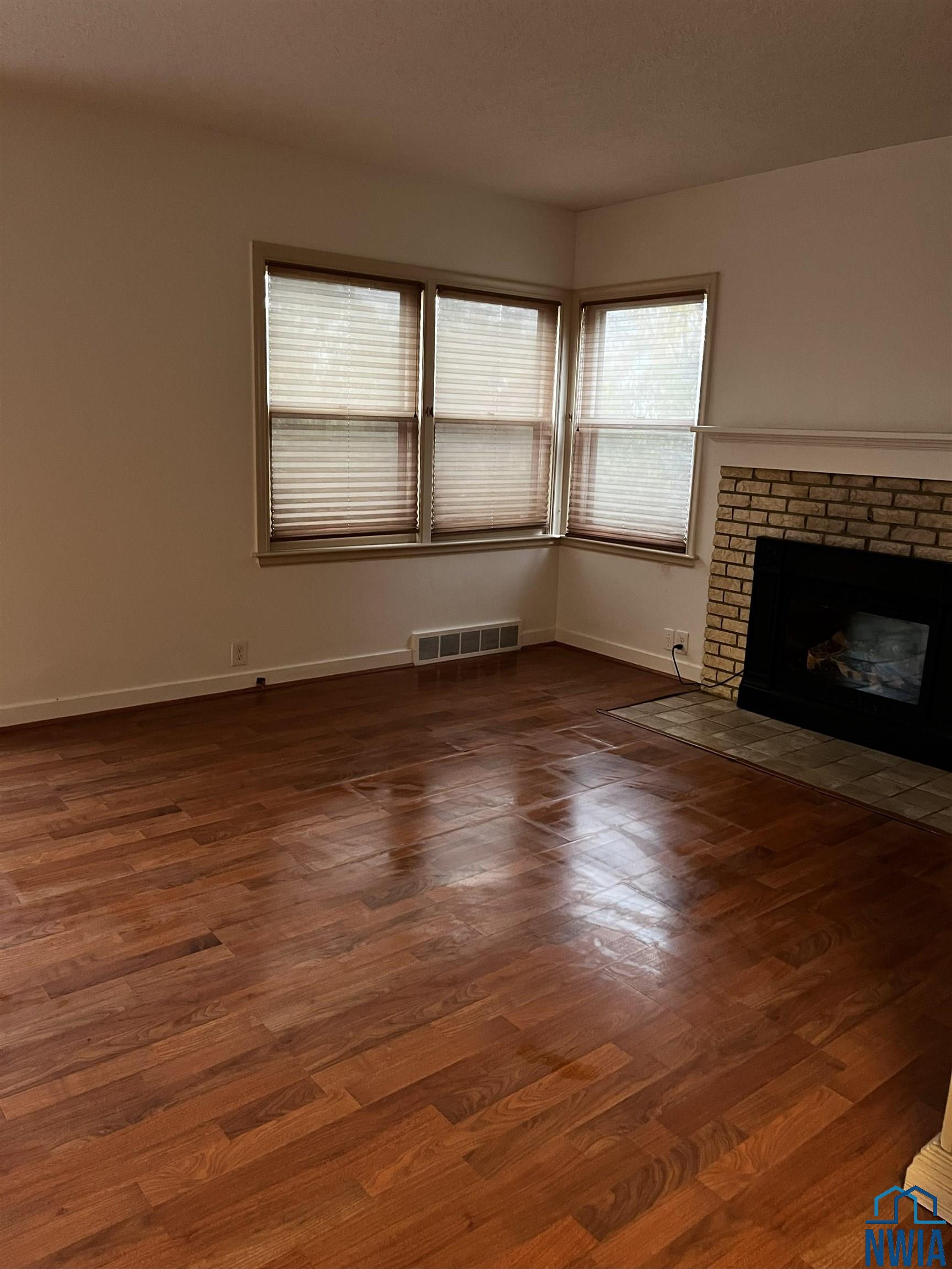MLS #830678