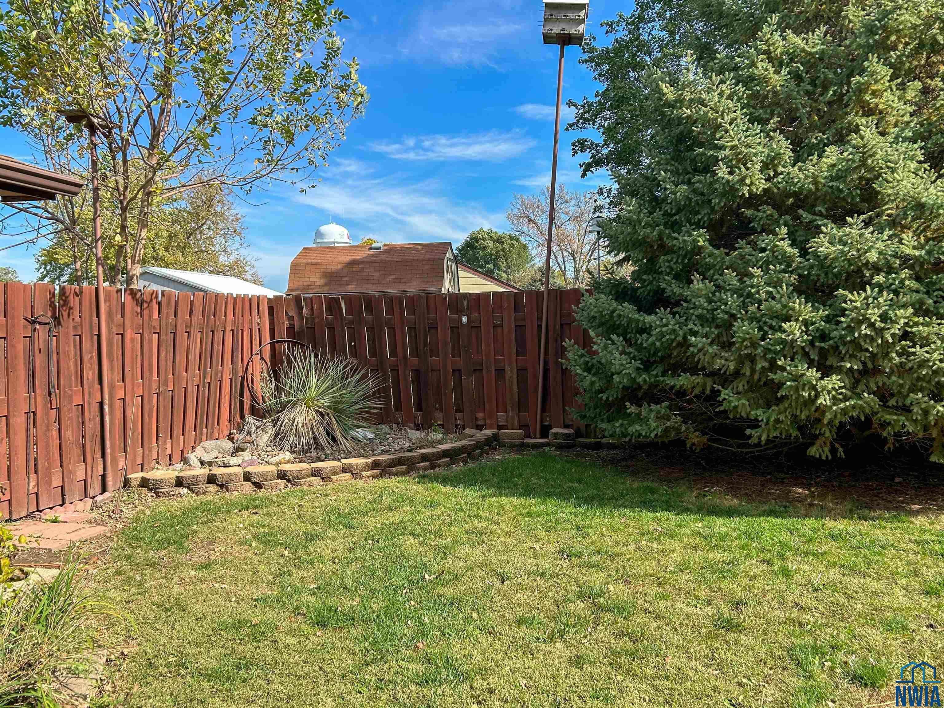 MLS #830689