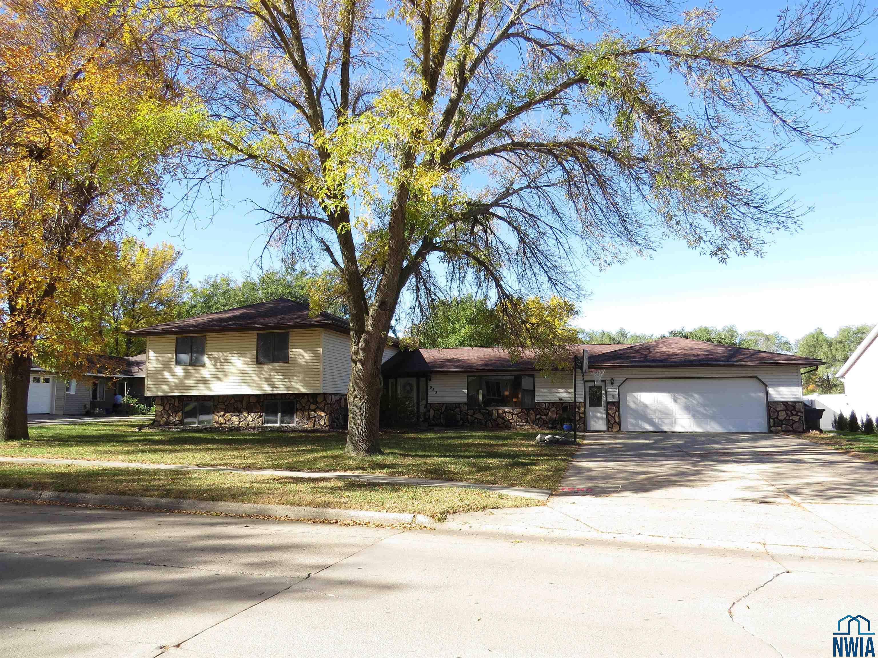 533 12th Ave. SW, LeMars, IA 51031 