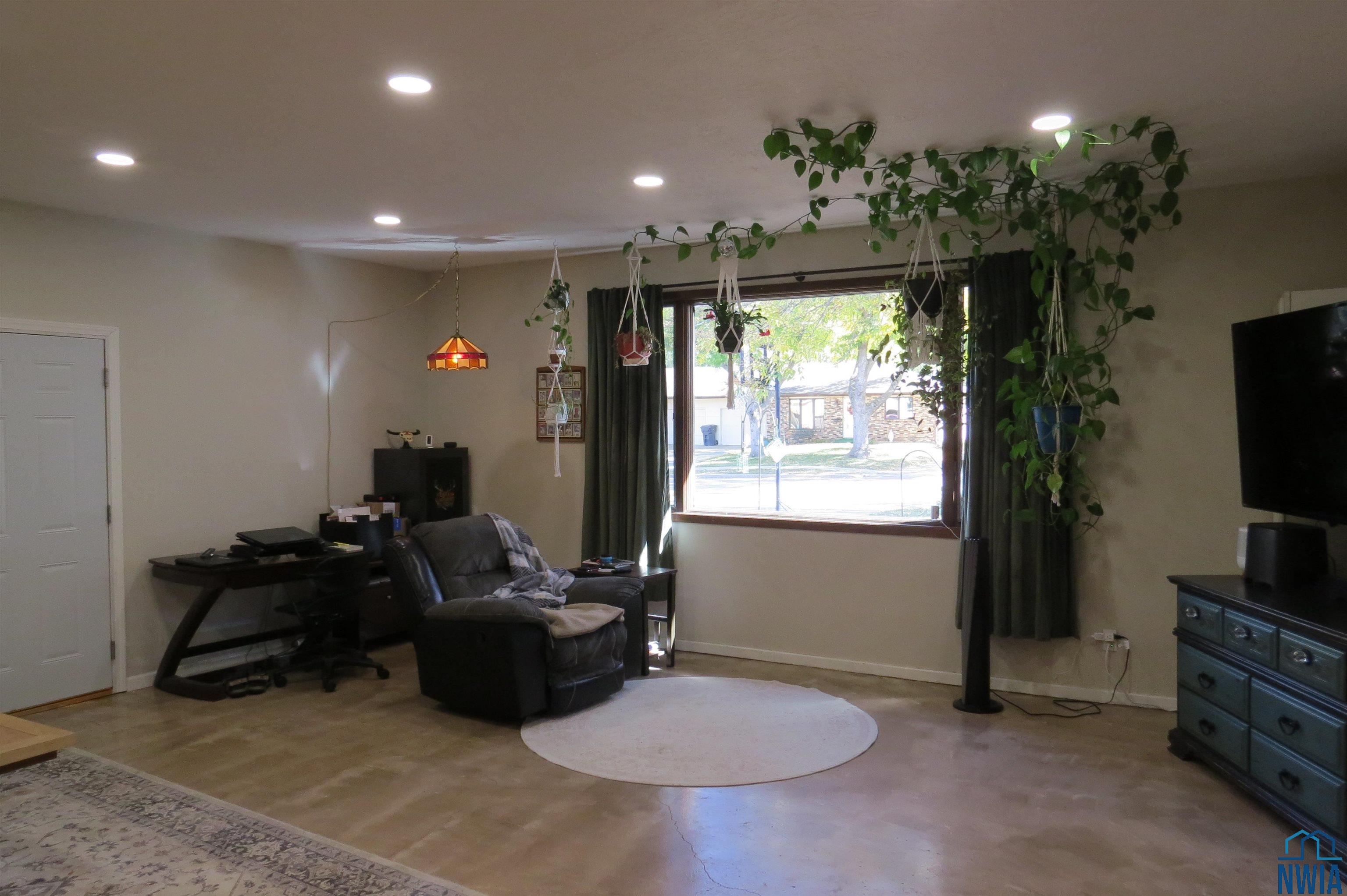 MLS #830710