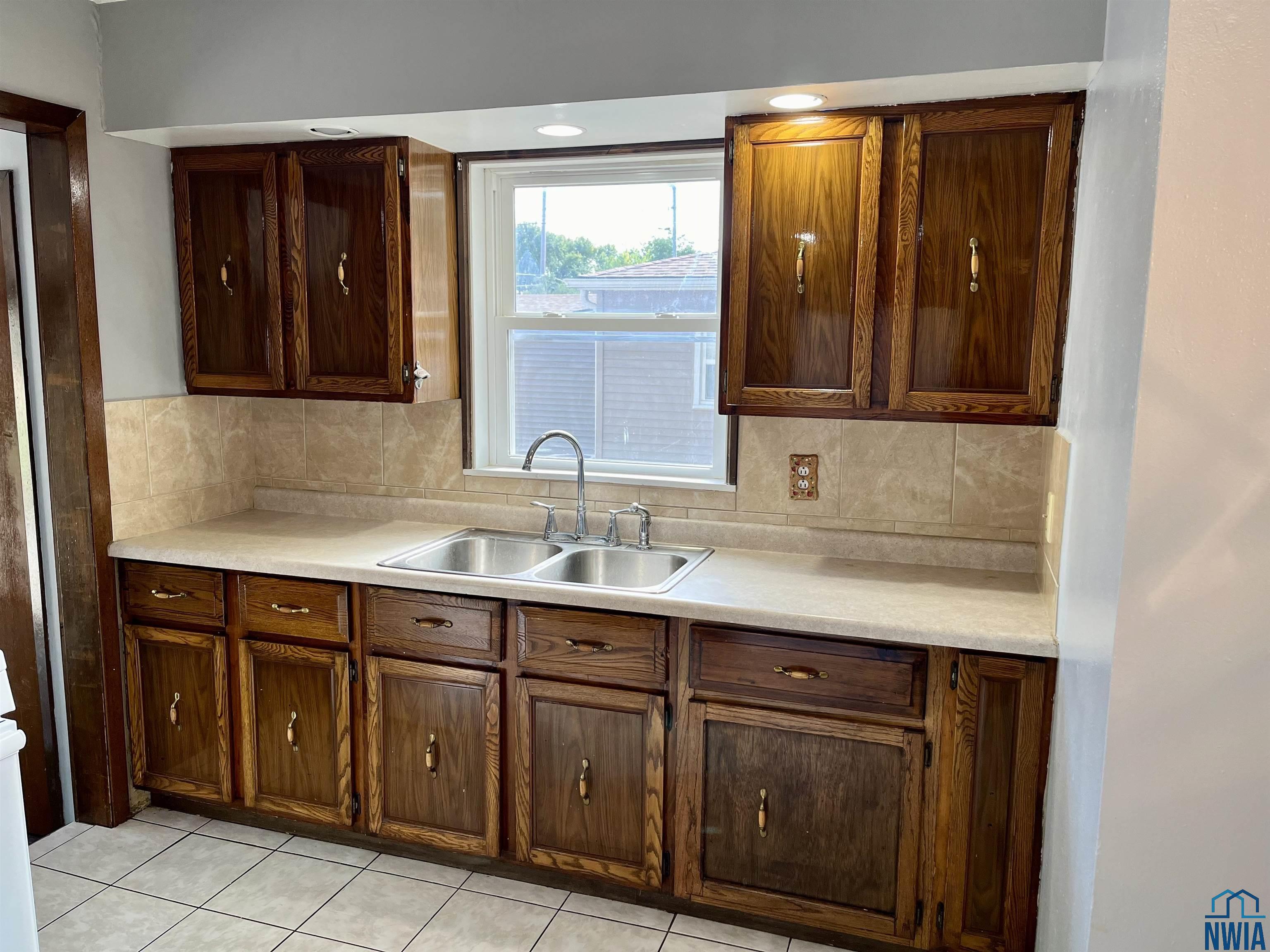 MLS #830711