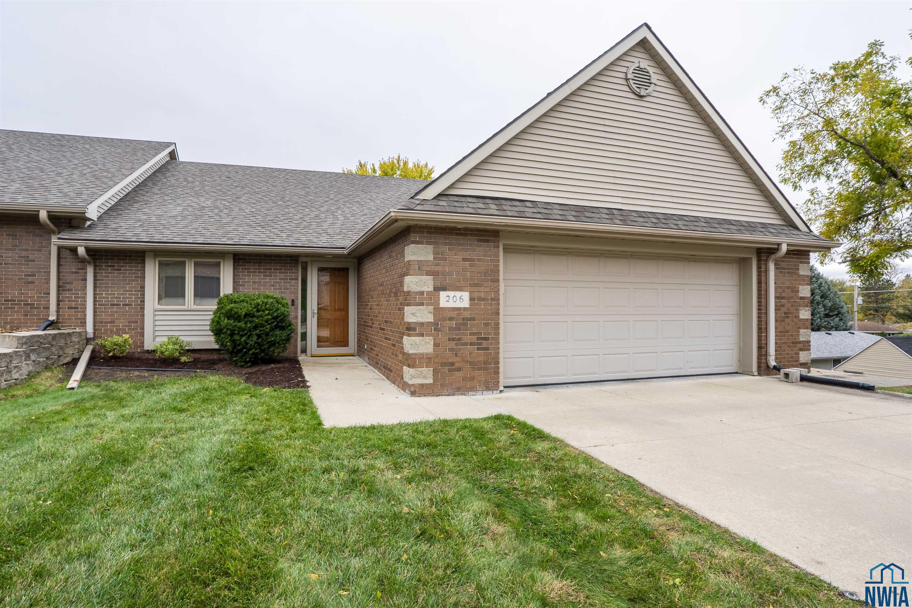 206 33rd W, Sioux City, IA 51104 